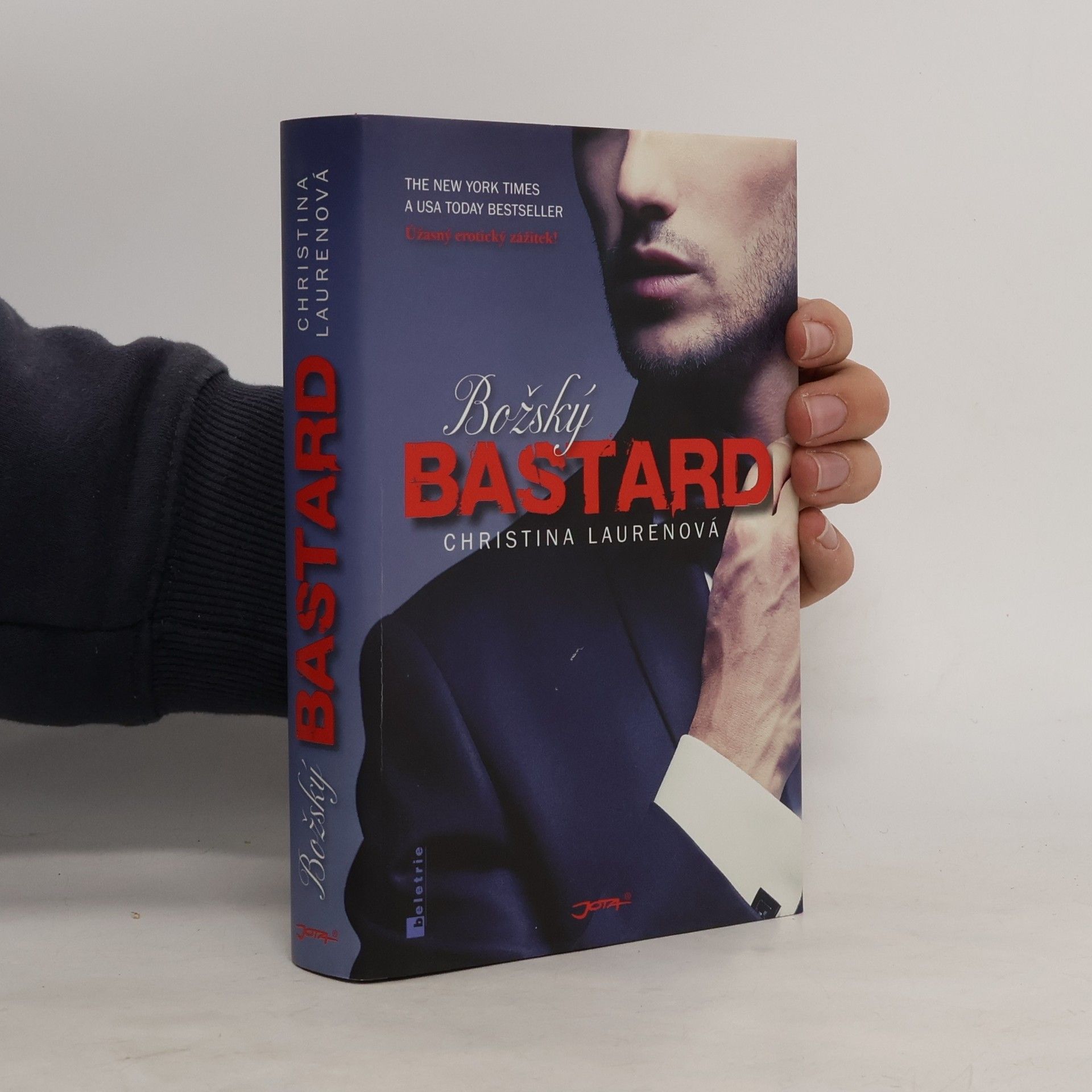 Christina Lauren Božský bastard