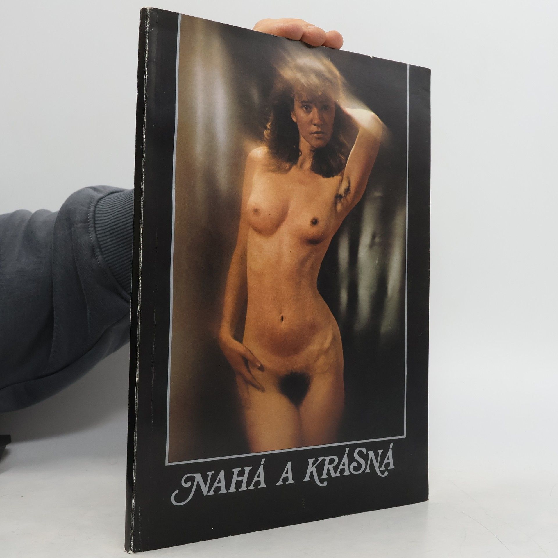 Nahá a krásná