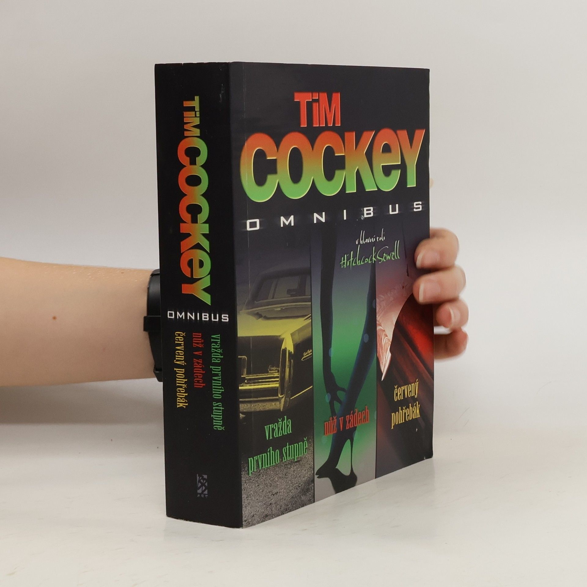 Vražda prvního stupně. Nůž v zádech. Červený pohřebák