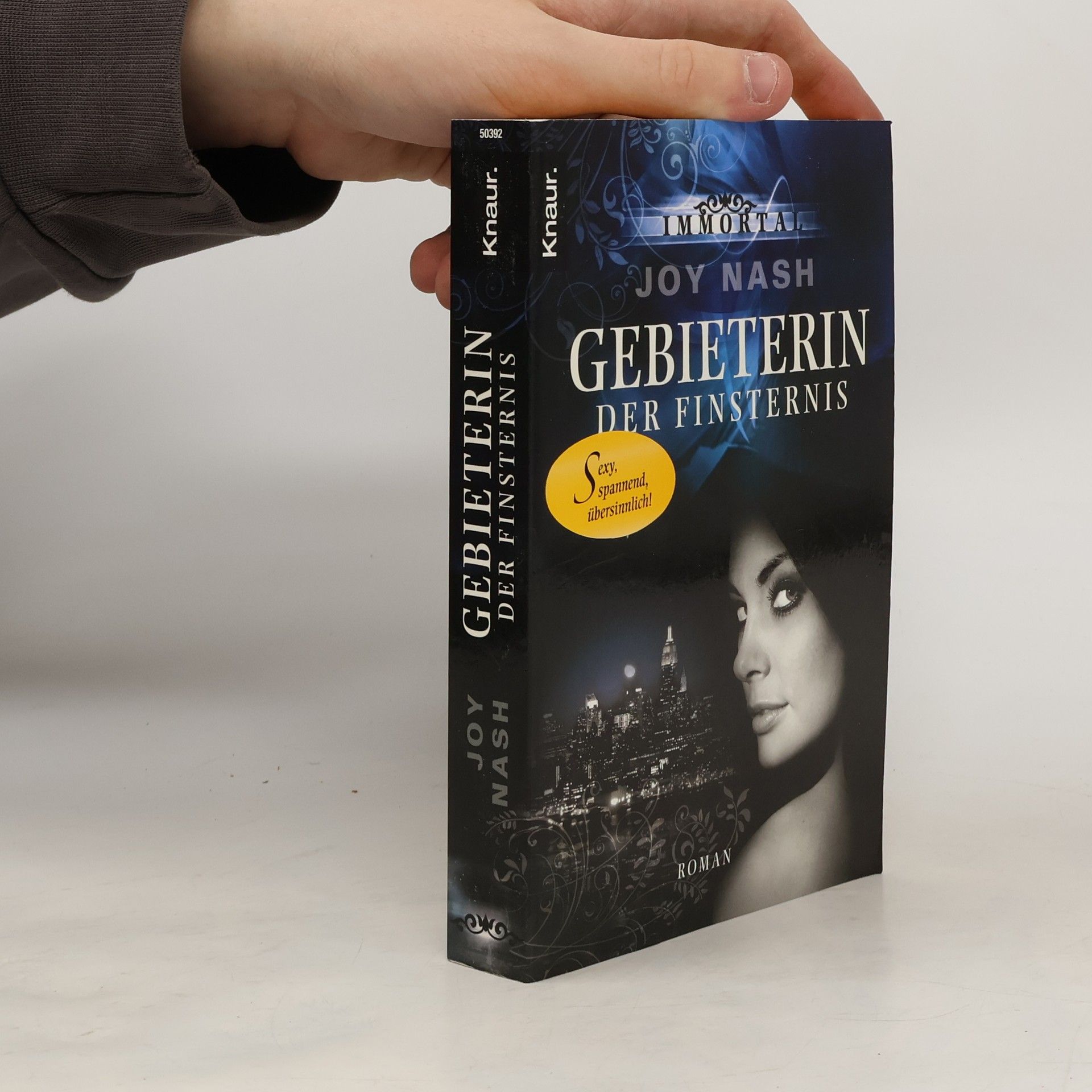 Gebieterin der Finsternis