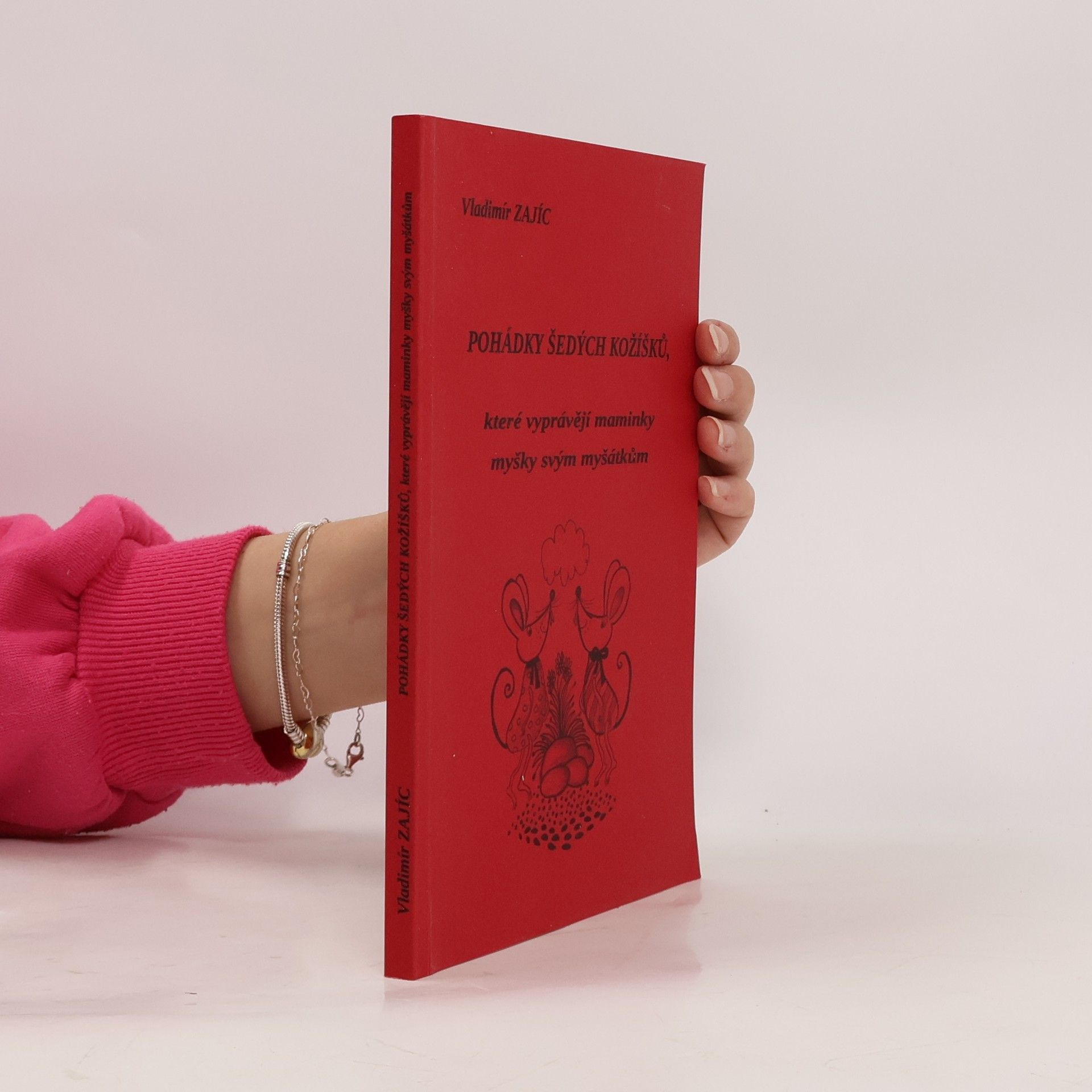 Pohádky šedých kožíšků, které vyprávějí maminky myšky svým myšátkům