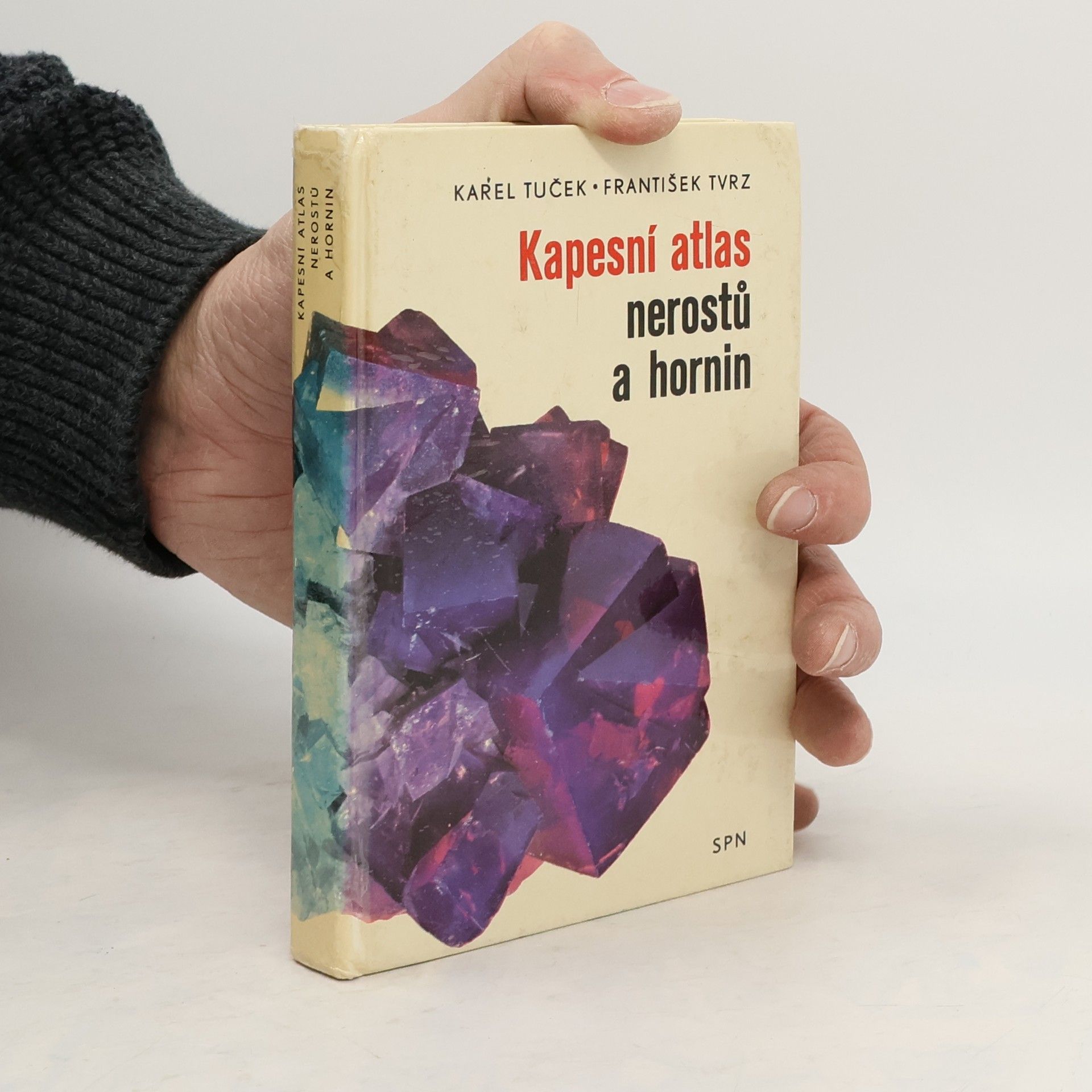 Kapesní atlas nerostů a hornin