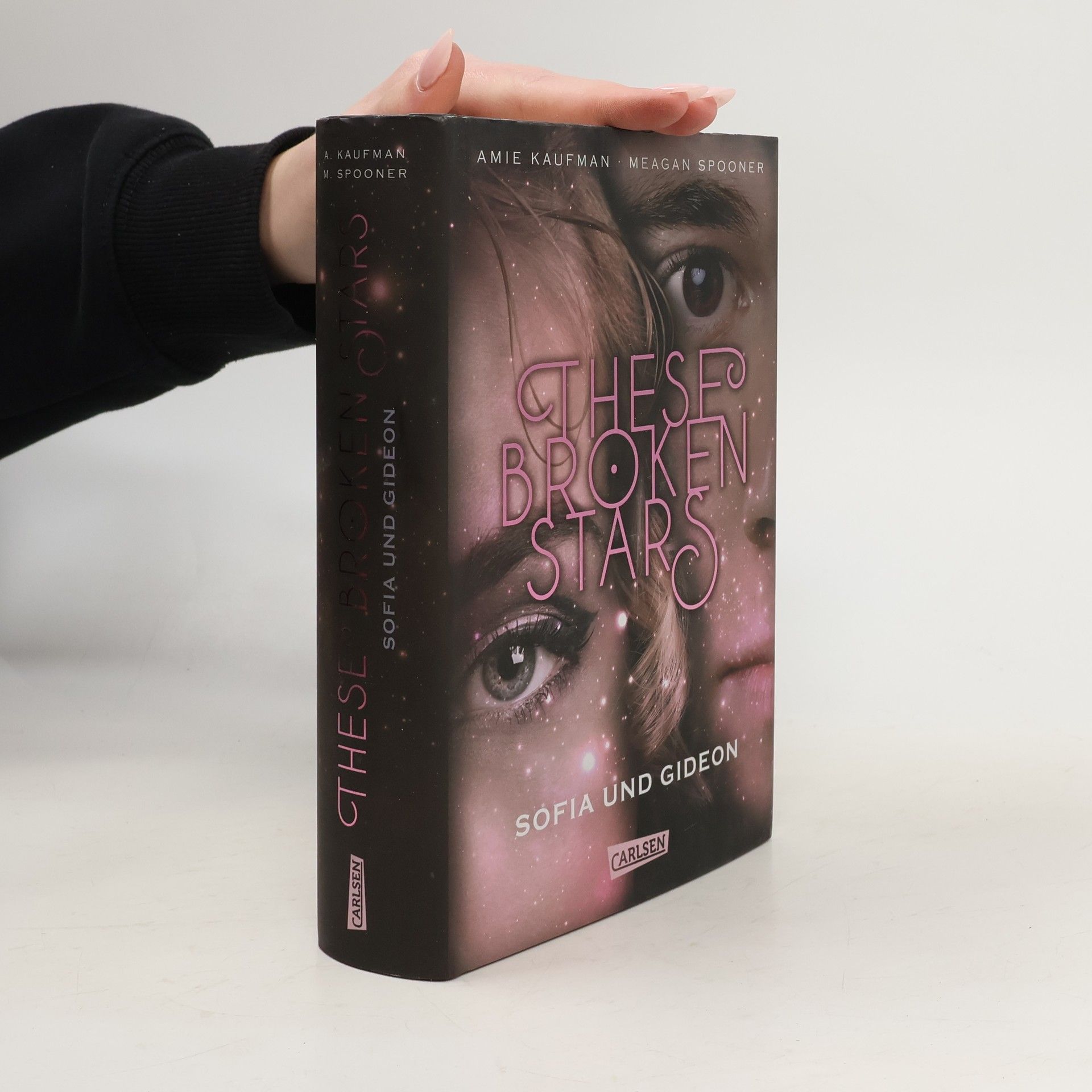 Amie Kaufman These Broken Stars. Sofia und Gideon