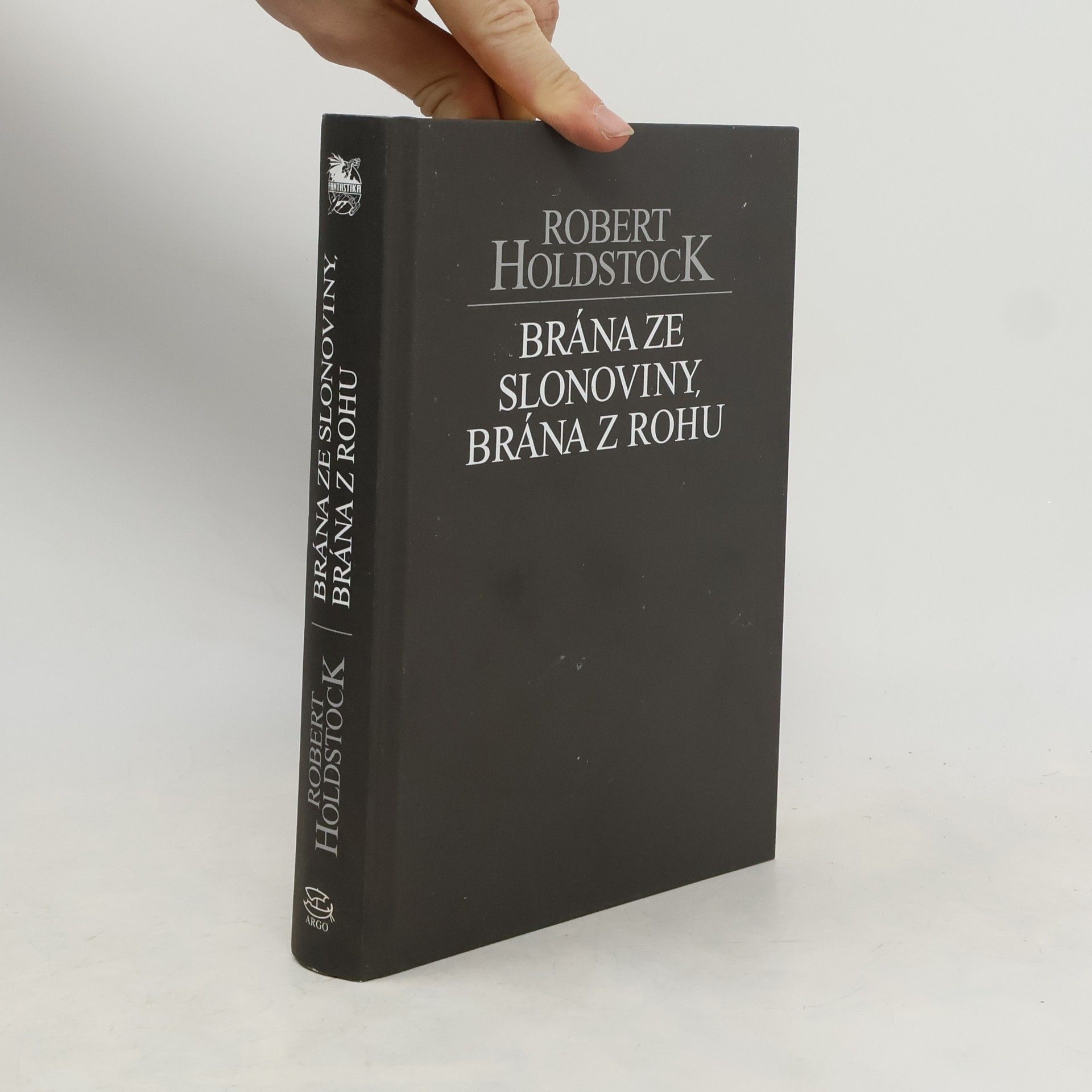 Robert Holdstock Brána ze slonoviny, brána z rohu