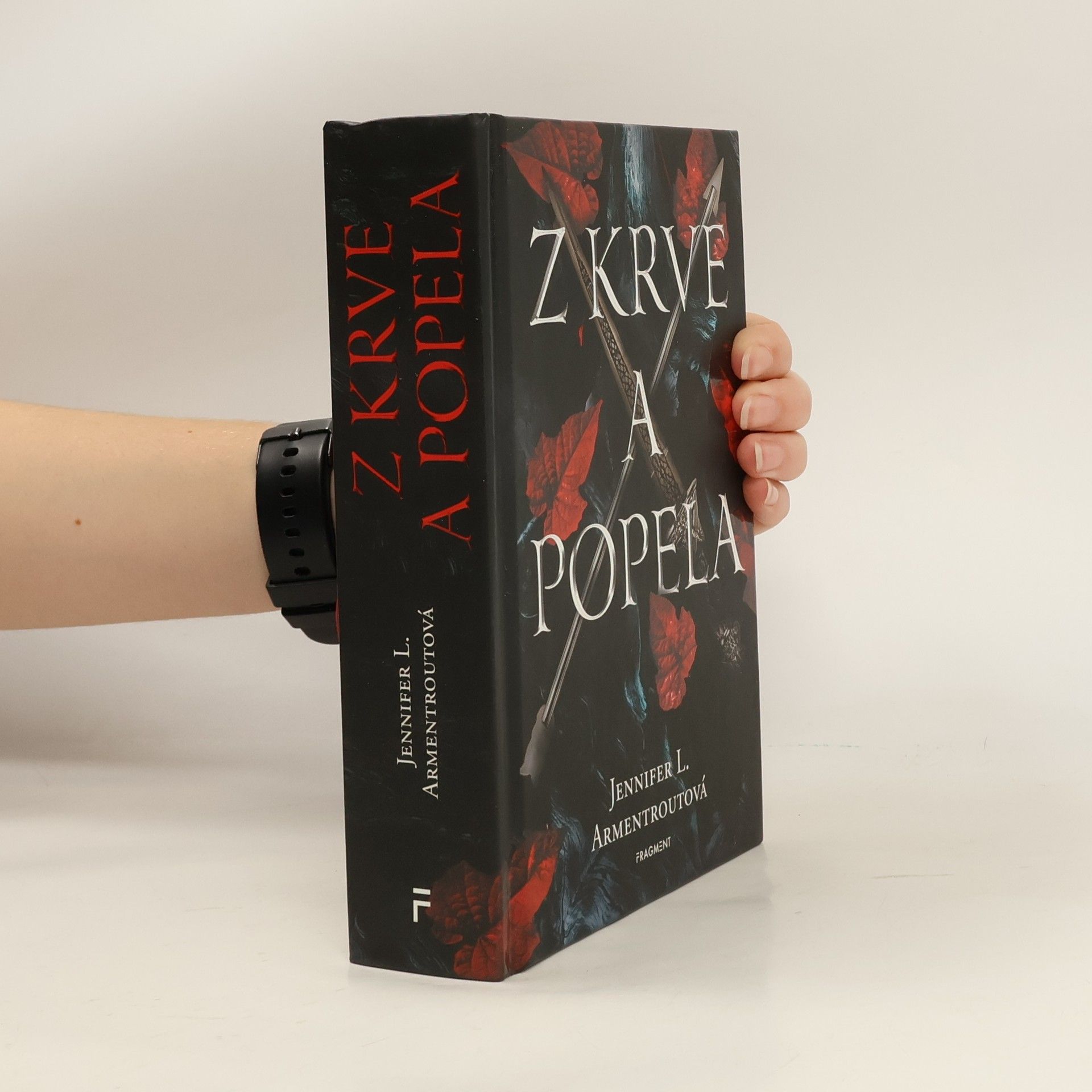 Jennifer L. Armentrout Z krve a popela