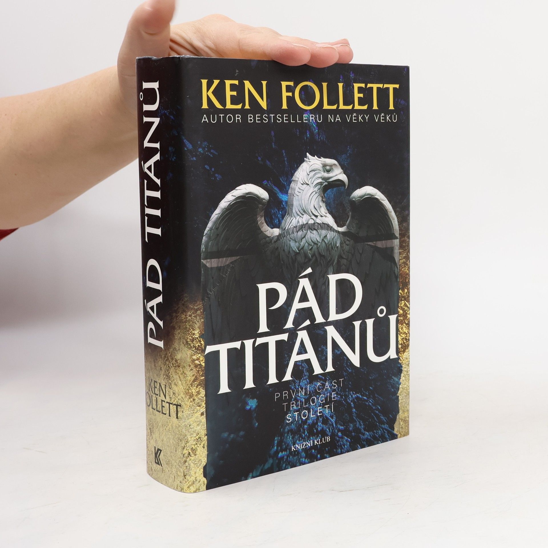 Ken Follett Pád titánů