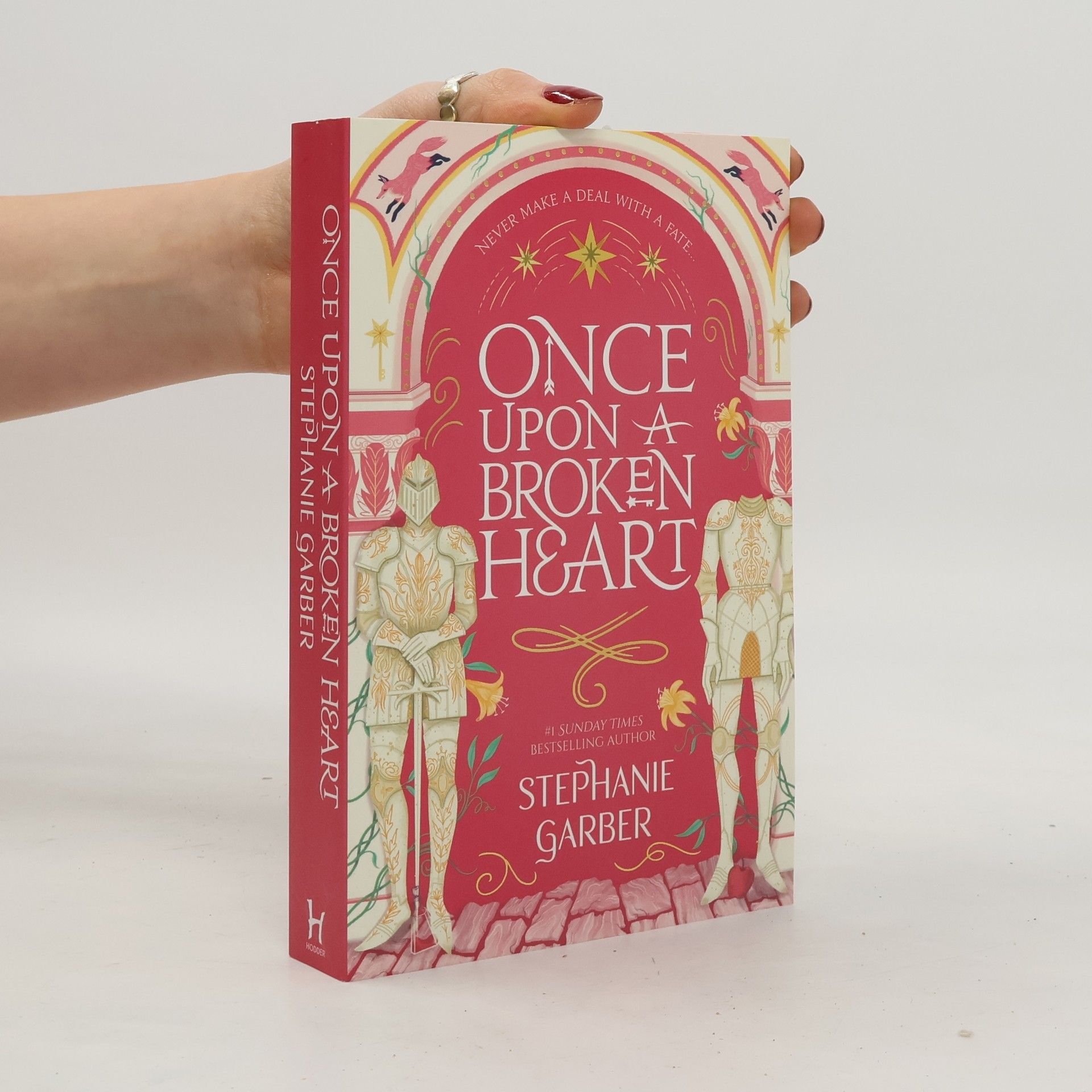 Stephanie Garber Once upon a broken heart