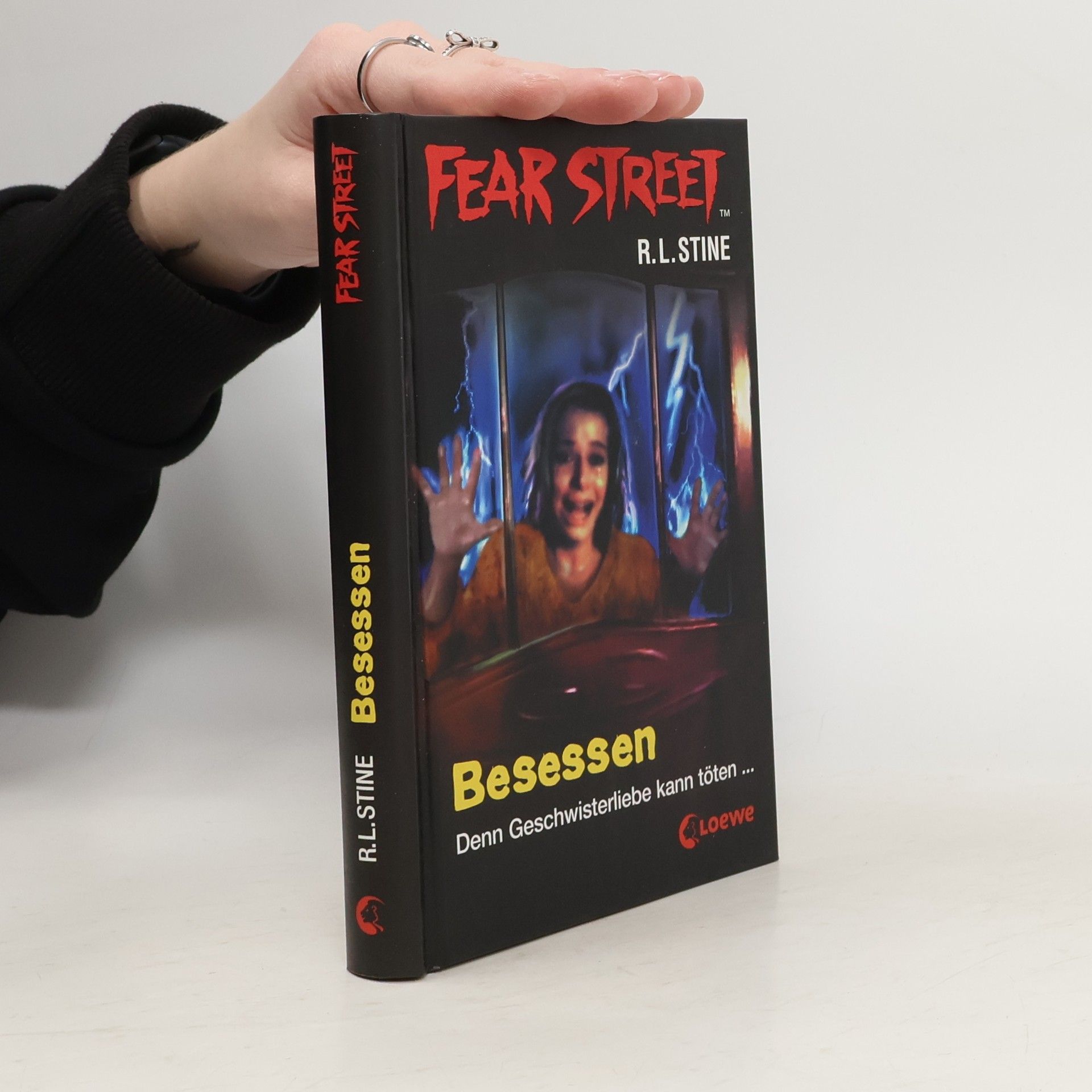 R. L. Stine Besessen: denn Geschwisterliebe kann töten...