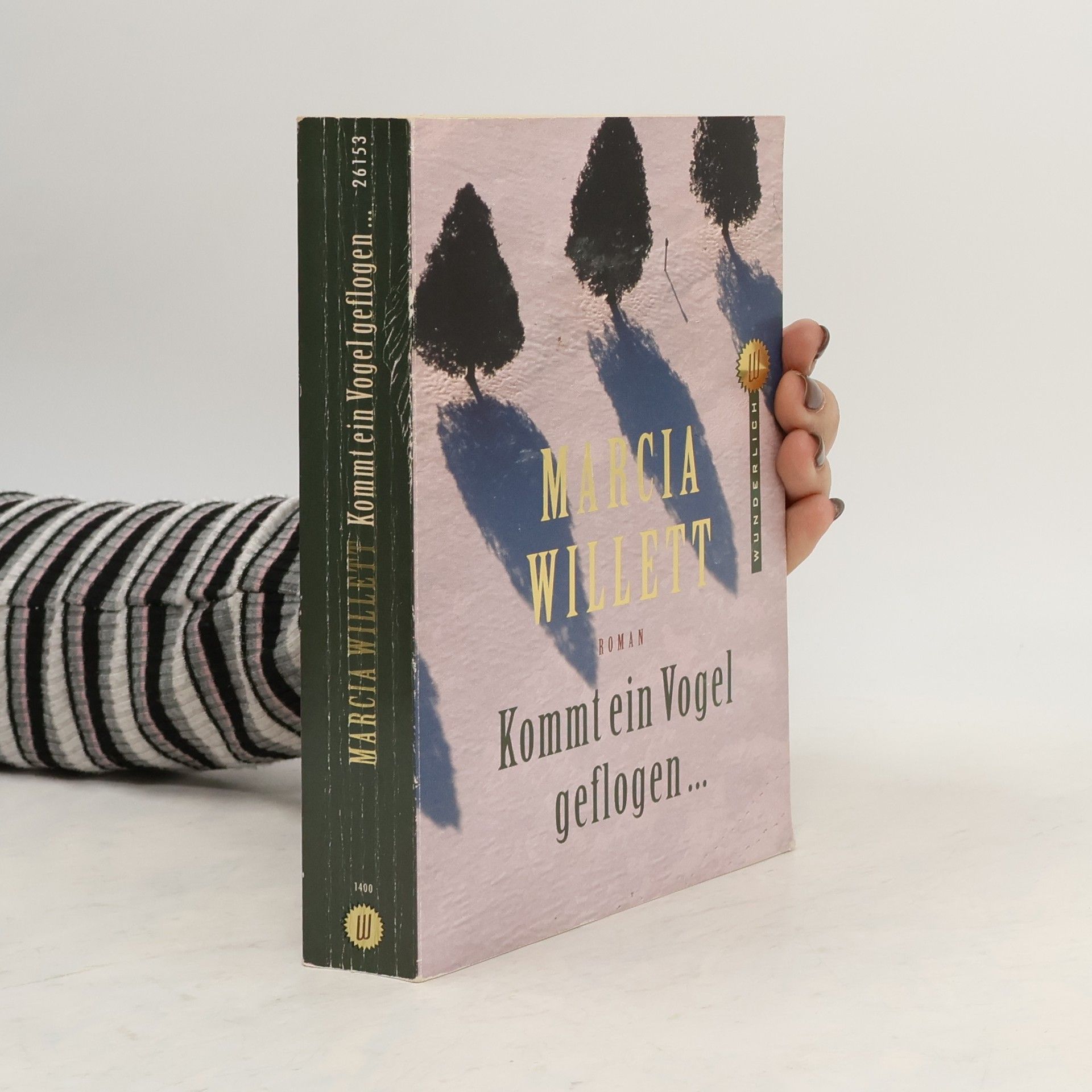 Marcia Willett Kommt ein Vogel geflogen . . .. Roman. Dtsch. v. Marieke Heimburger
