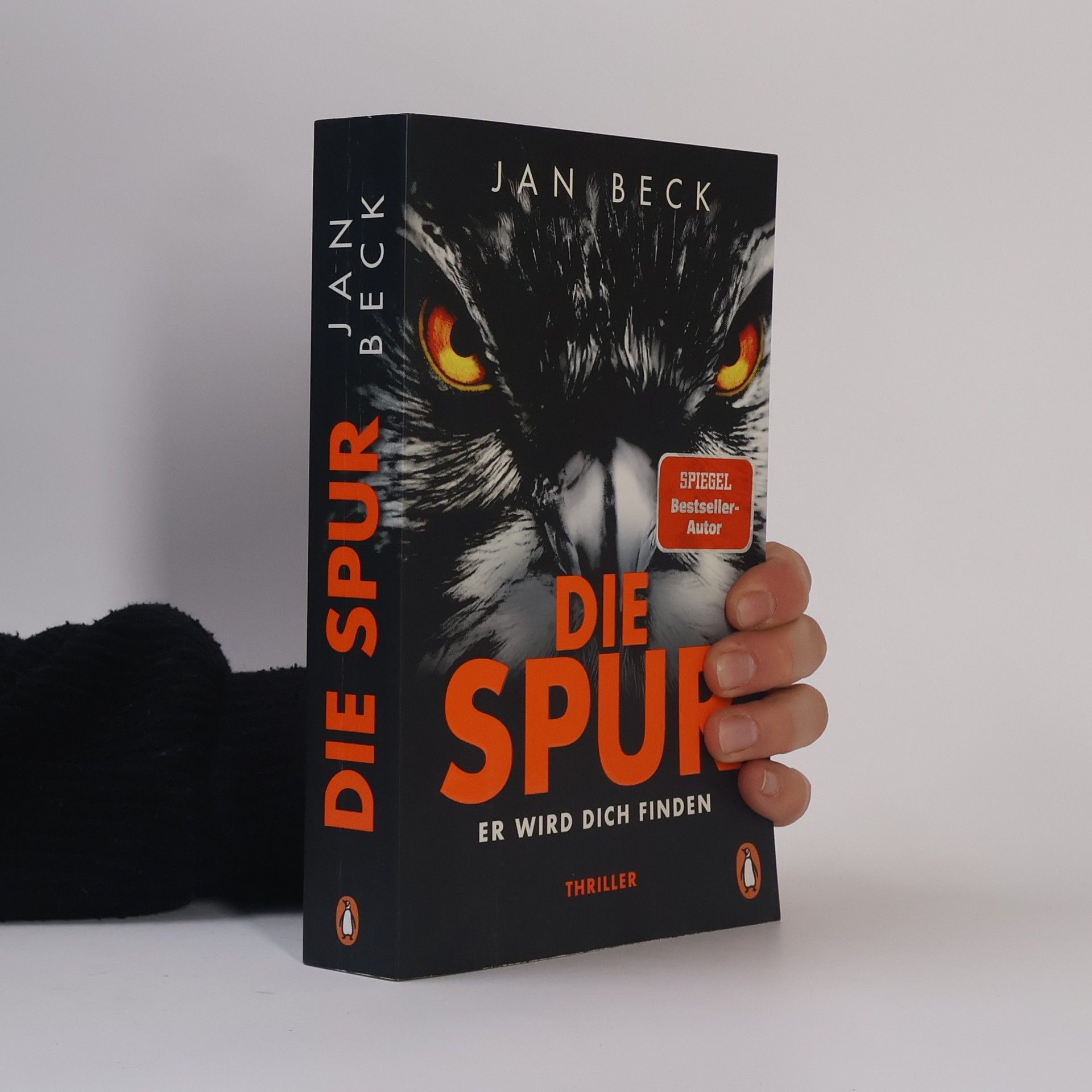 Die Spur. Er wird dich finden