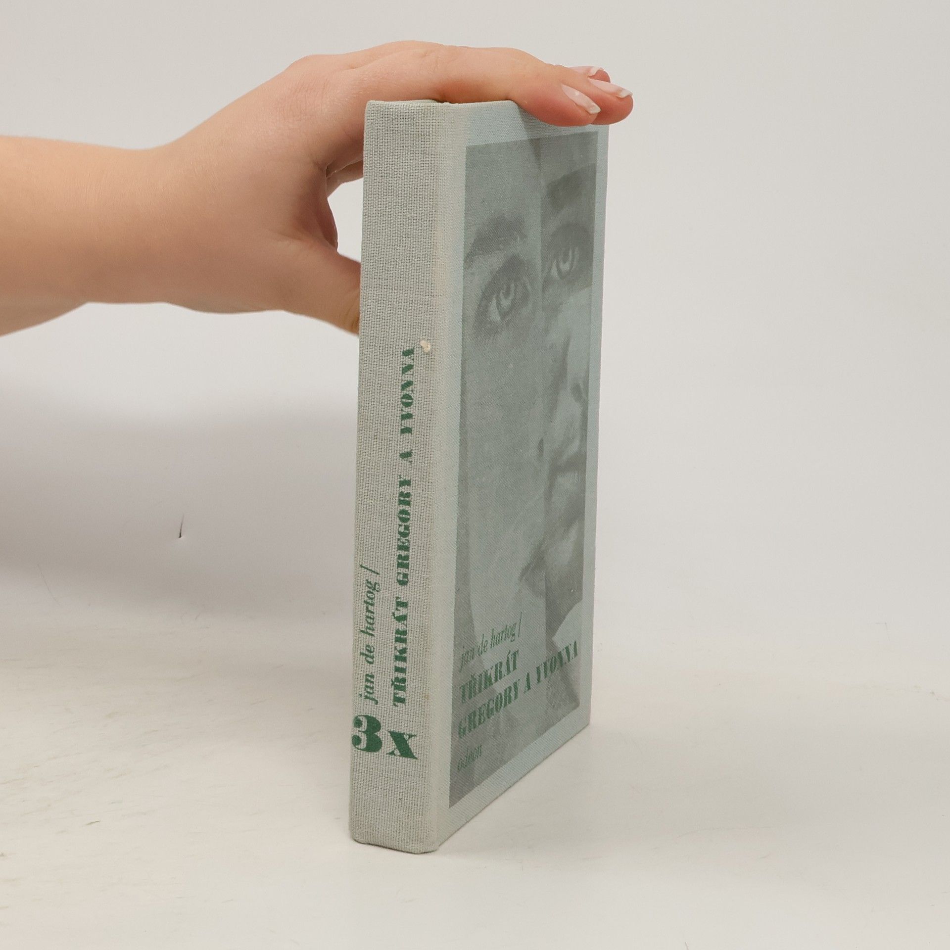 Třikrát Gregory a Yvonna