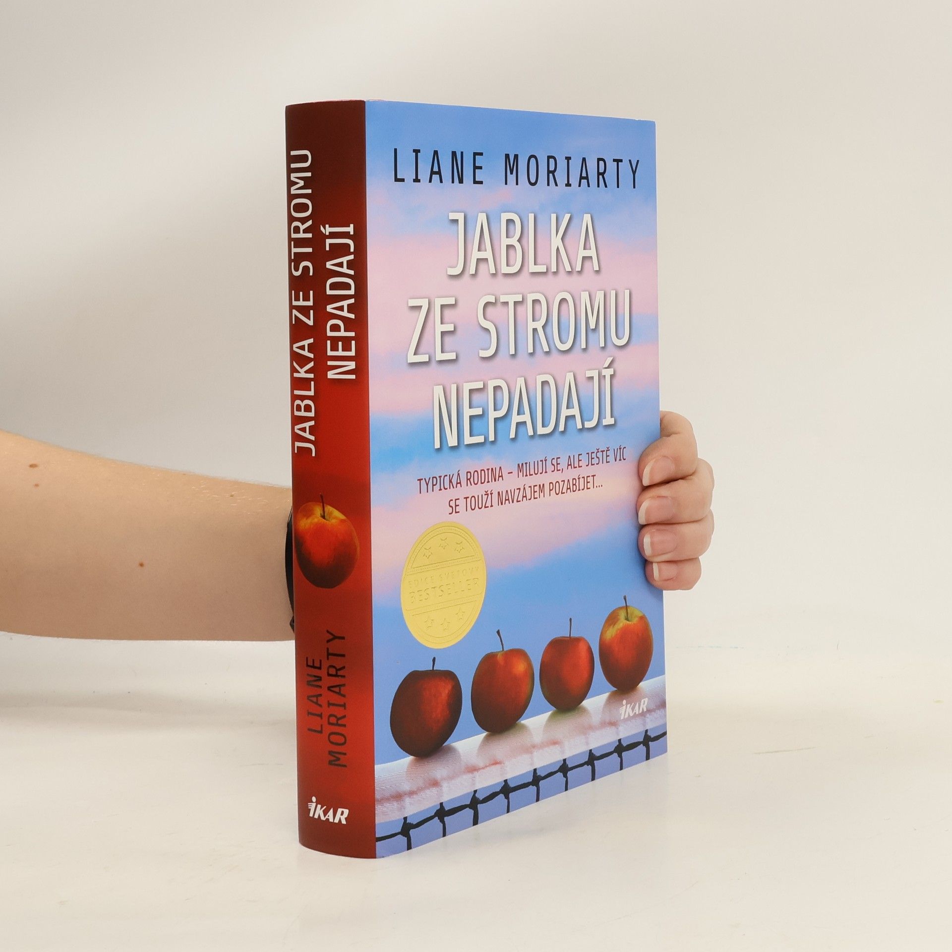 Jablka ze stromu nepadají