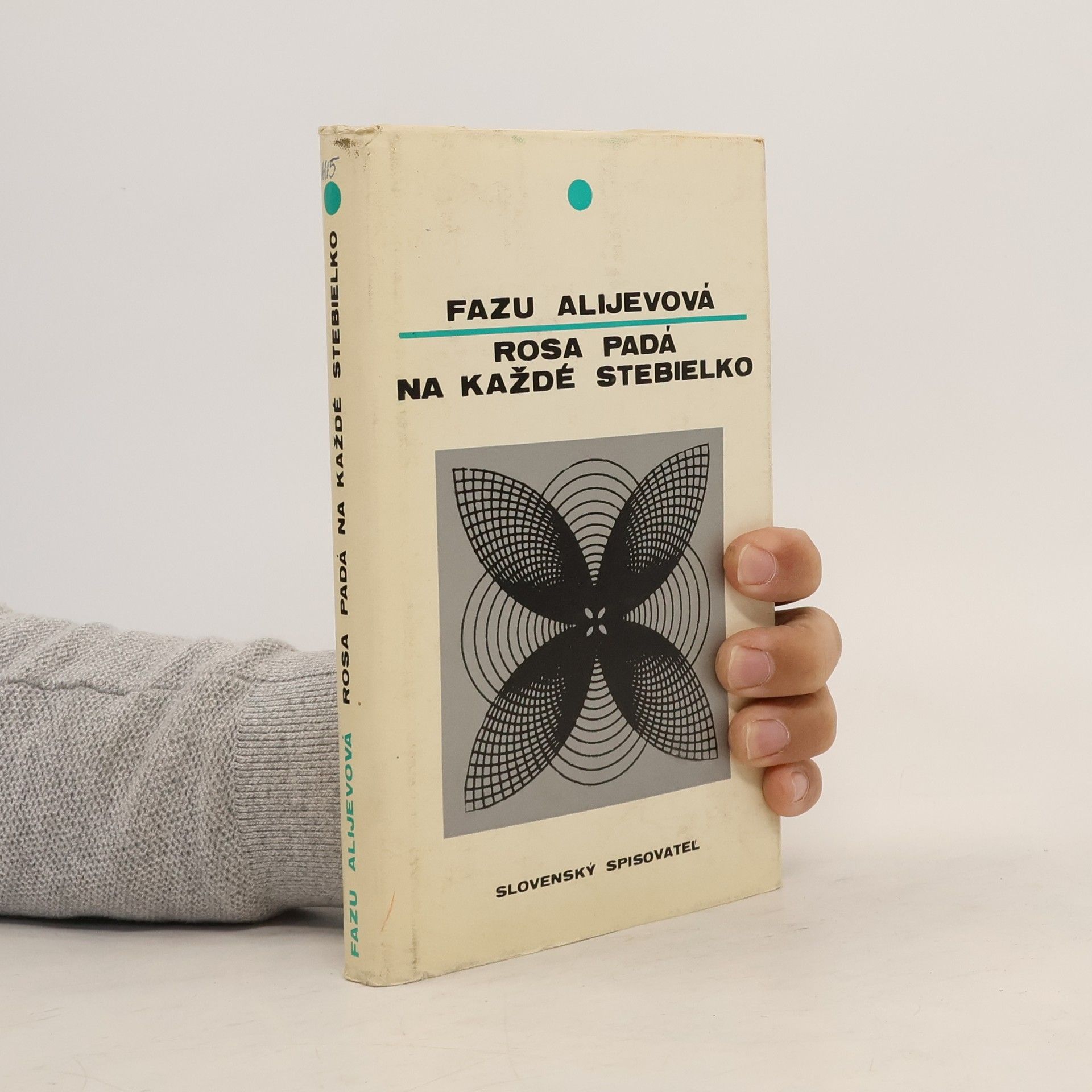 Fazu Alijevová Rosa padá na každé stebielko