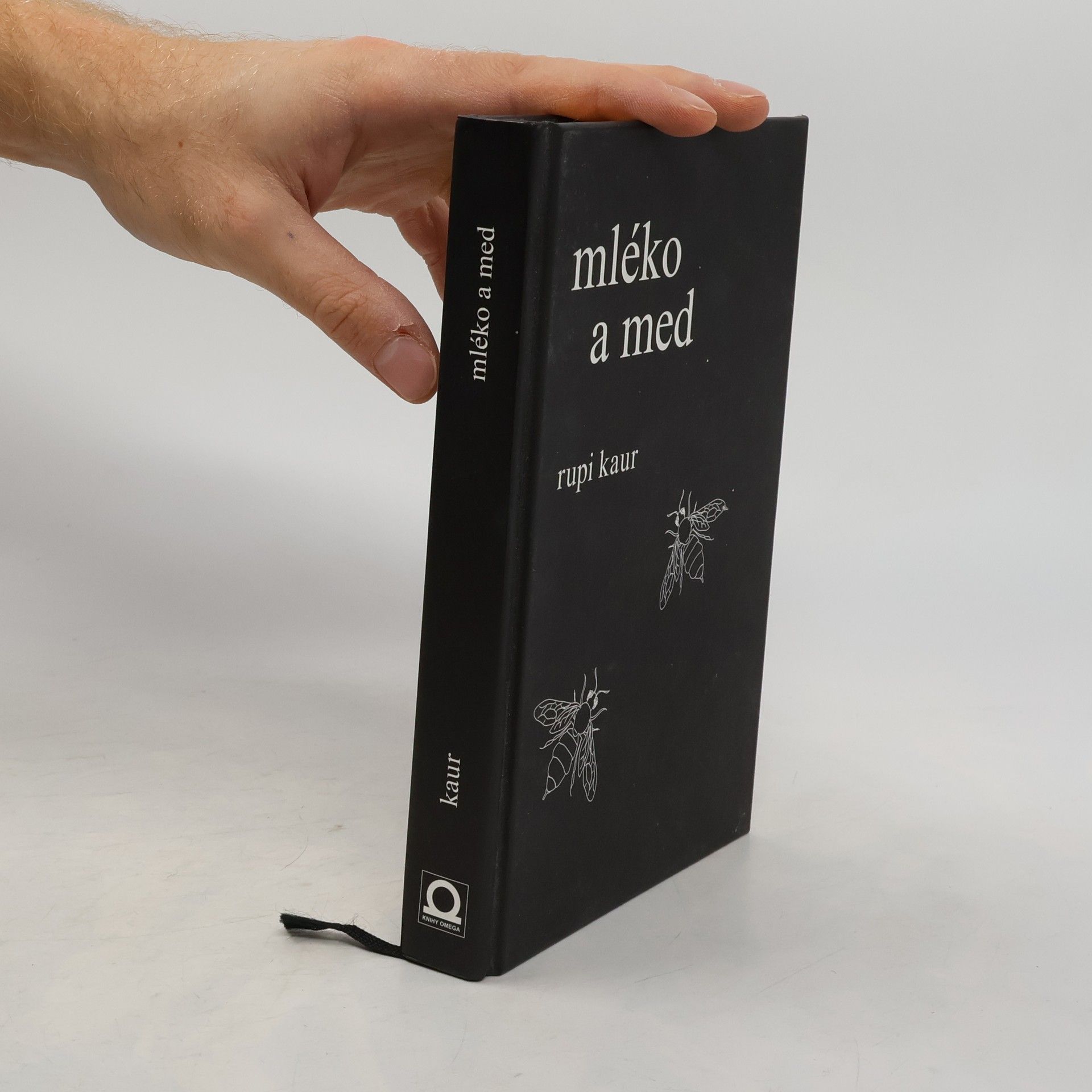 Rupi Kaur Mléko a med