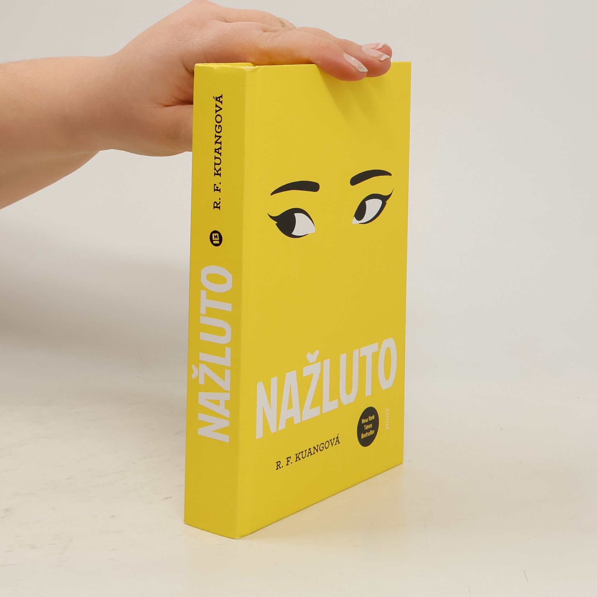 Rebecca Kuang Nažluto