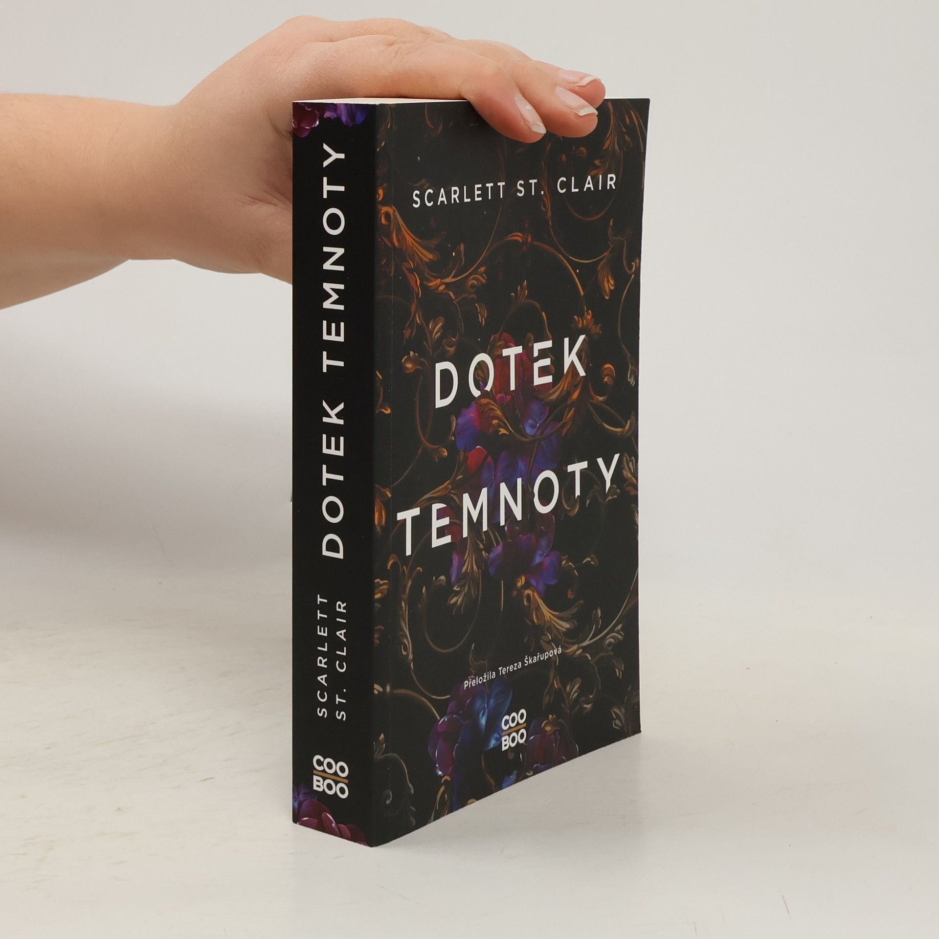 Scarlett St. Clair Dotek temnoty