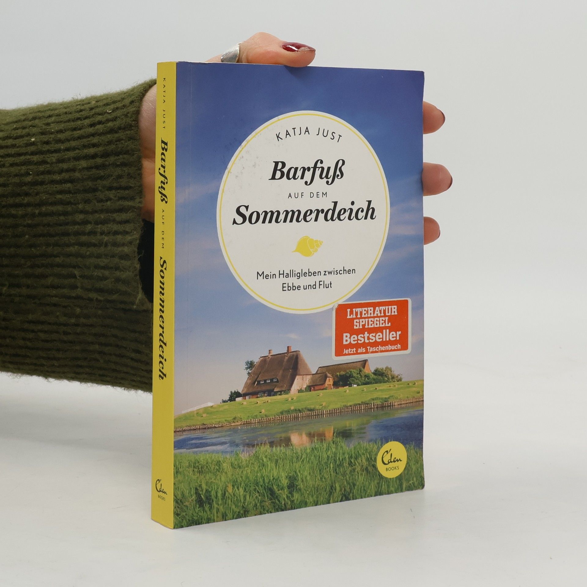 Barfuß auf dem Sommerdeich