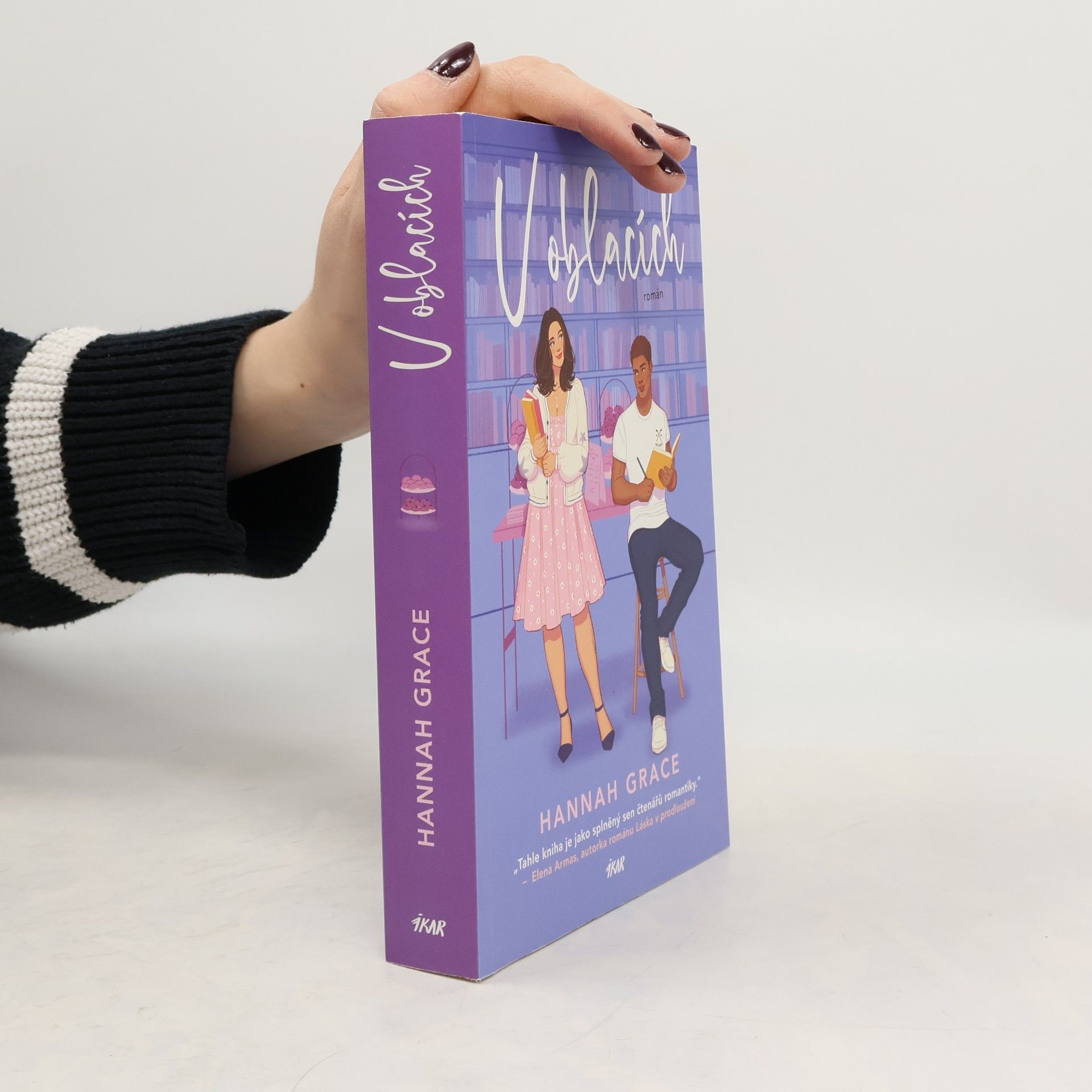 Hannah Grace V oblacích