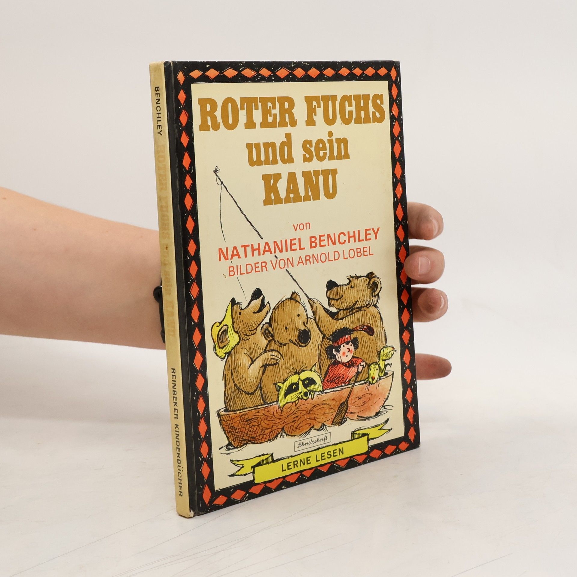 Roter Fuchs und sein Kanu
