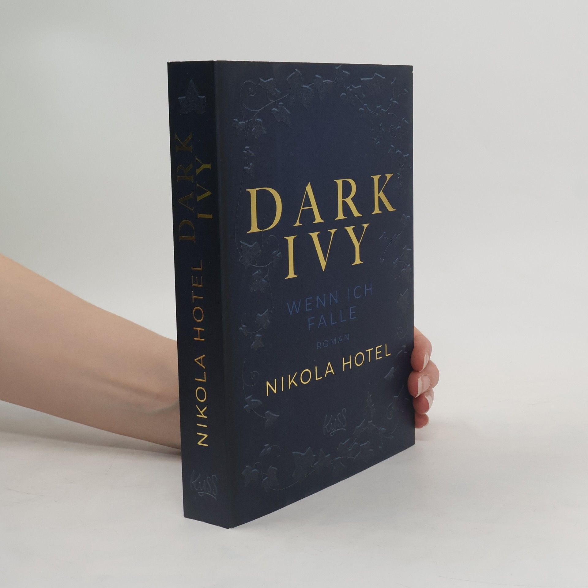 Nikola Hotel Dark Ivy - Wenn ich falle