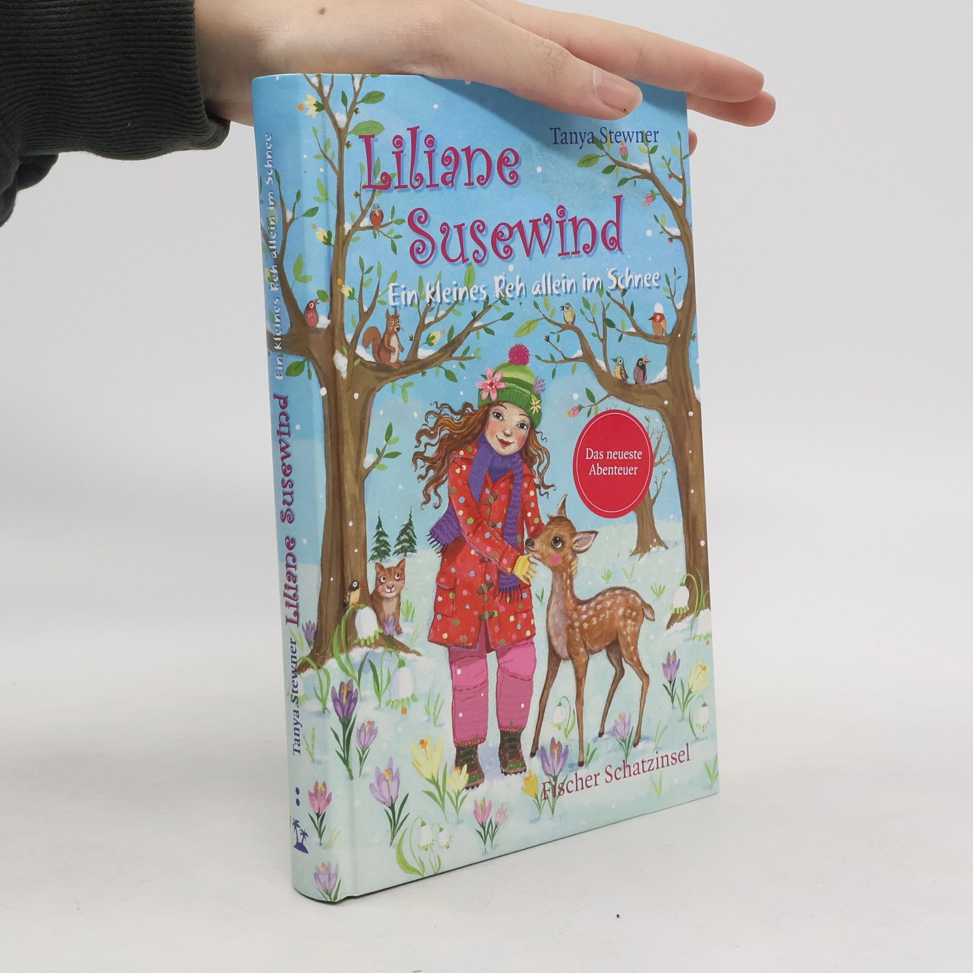 Liliane Susewind Ein kleines Reh allein im Schnee