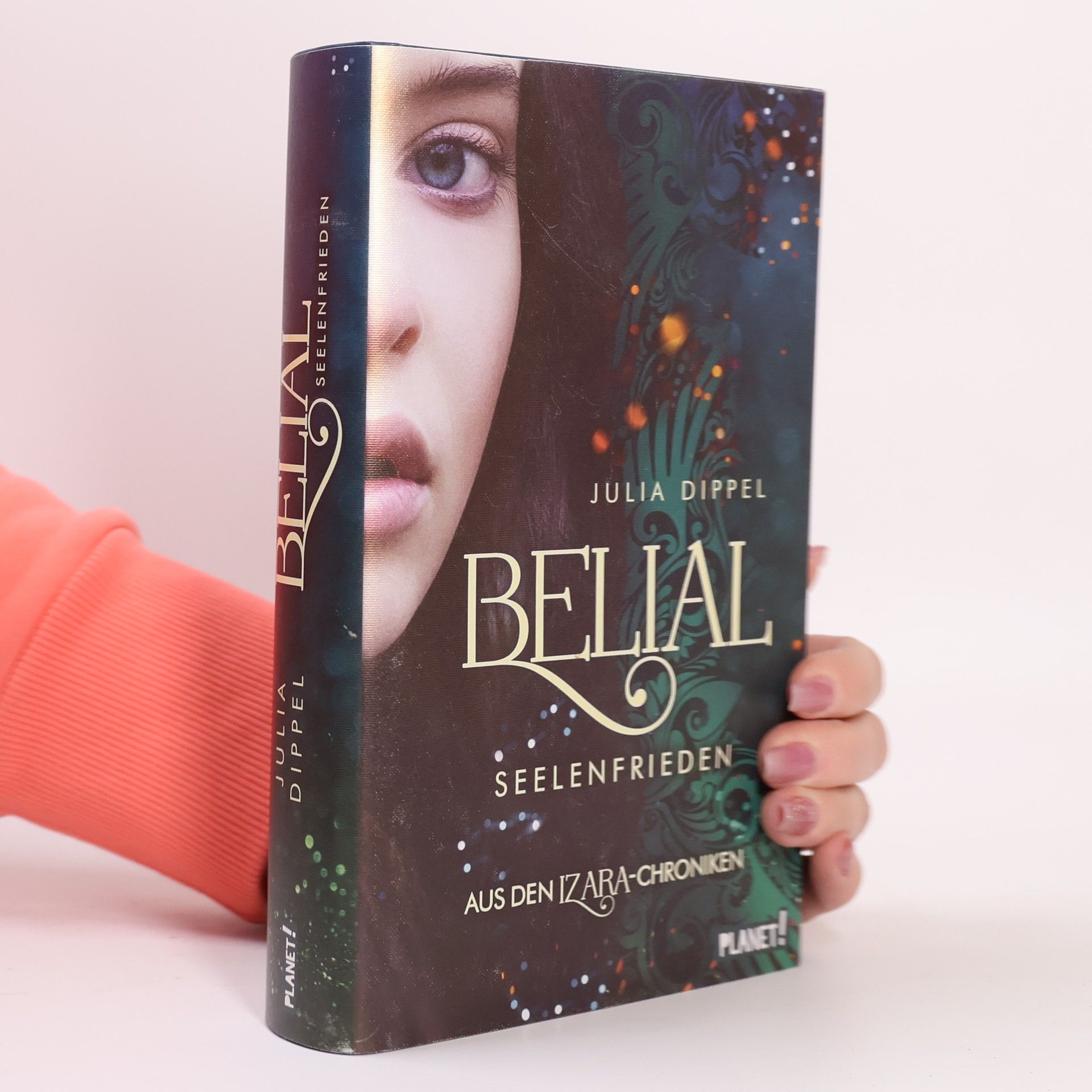 Julia Dippel Izara 6: Belial