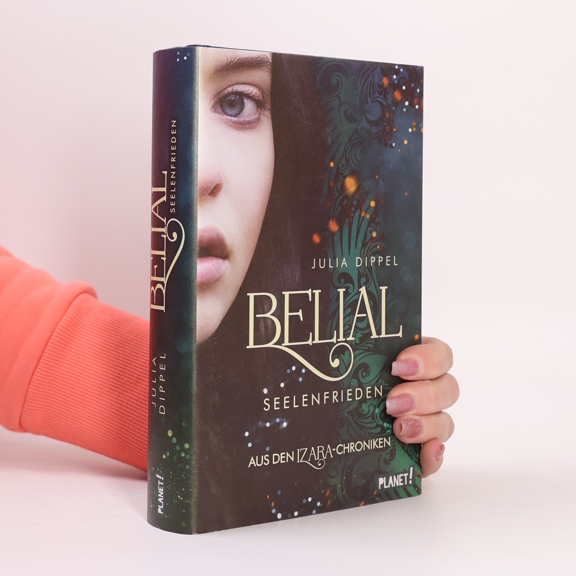 Julia Dippel Izara 6: Belial