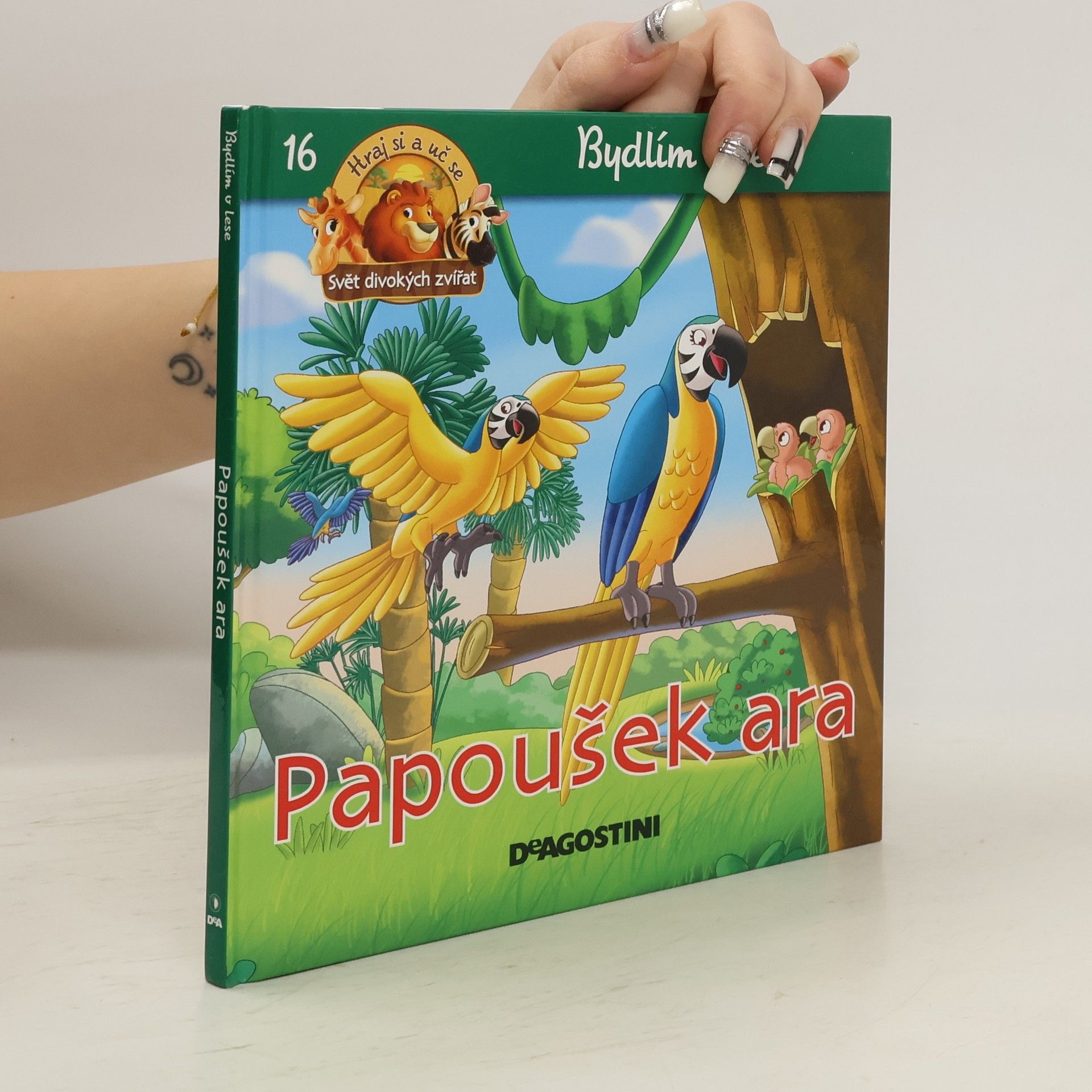 Kolektív autorov Bydlím v lese 16. Papoušek ara