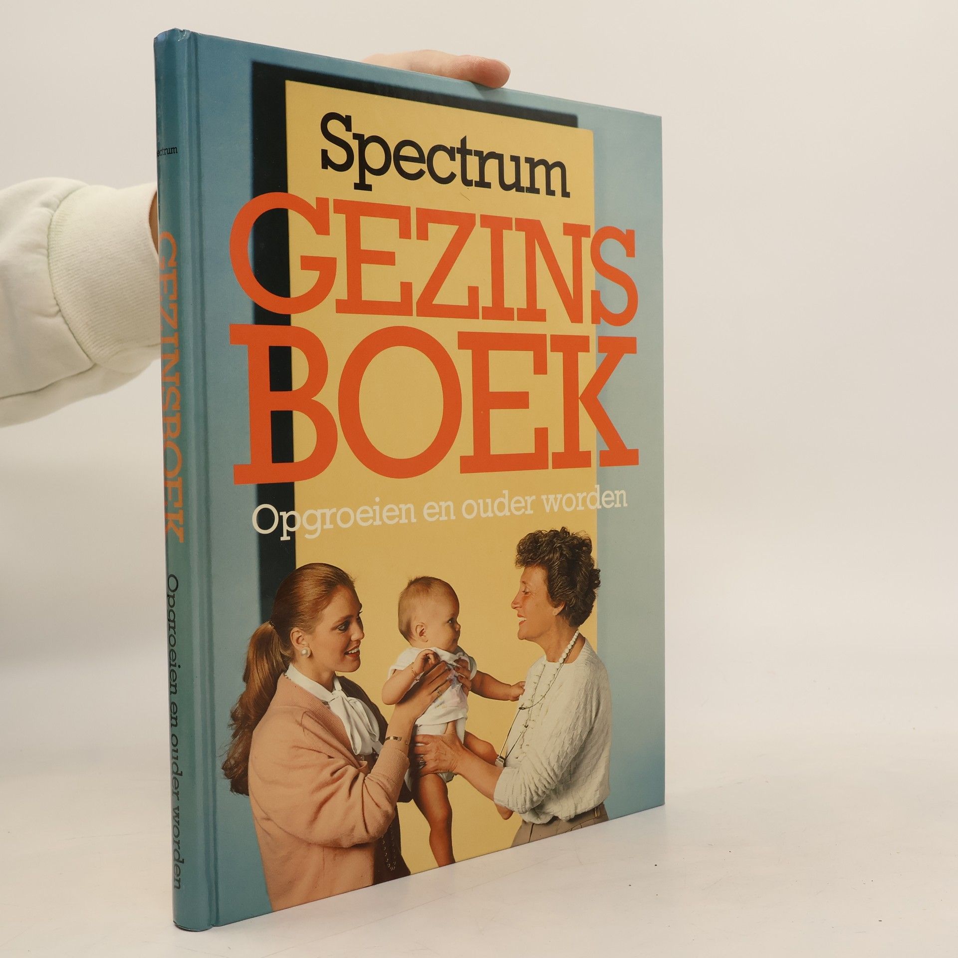 AA.VV. Gezinsboek: Opgroeien en ouder worden