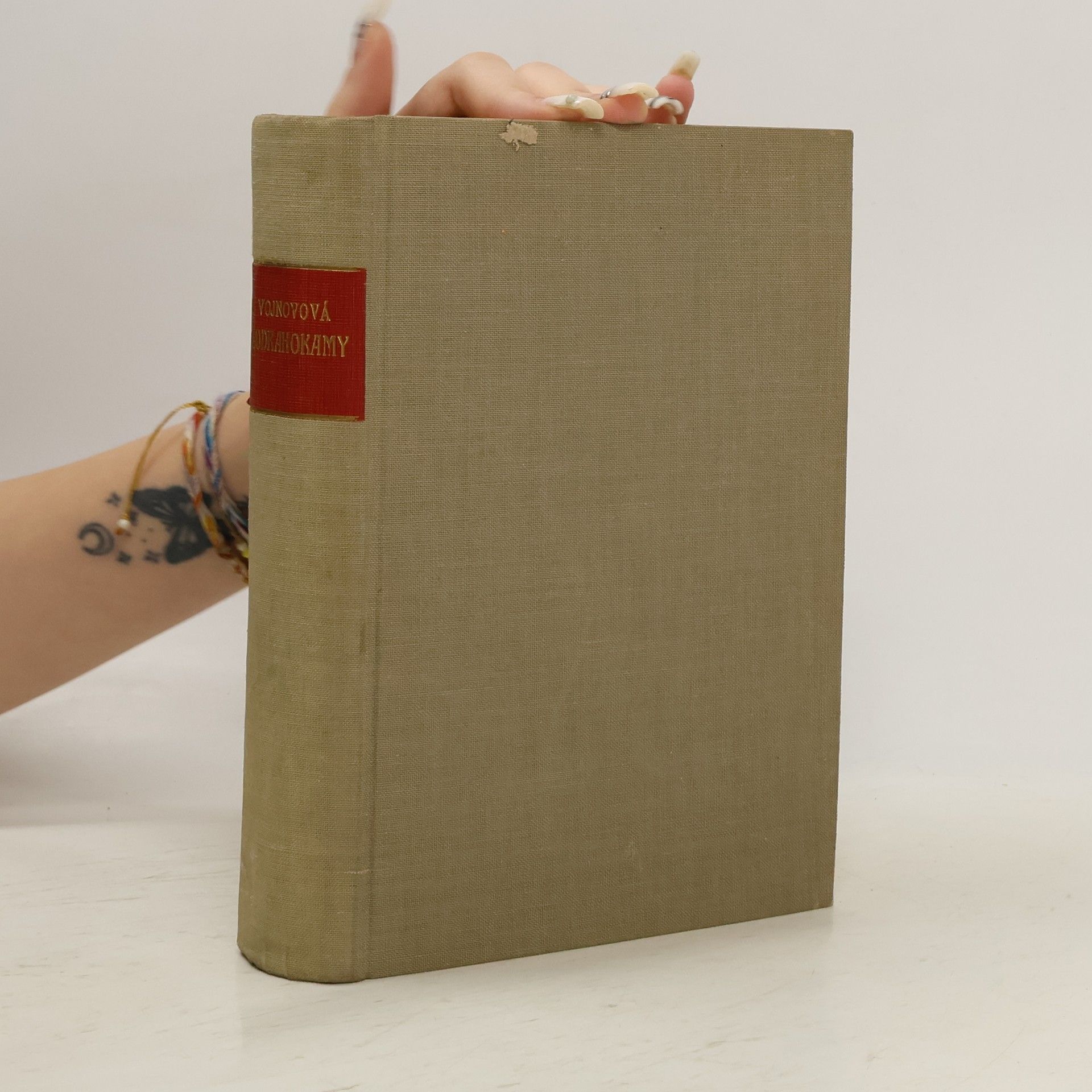 Aleksandra I. Vojnovová Polodrahokamy