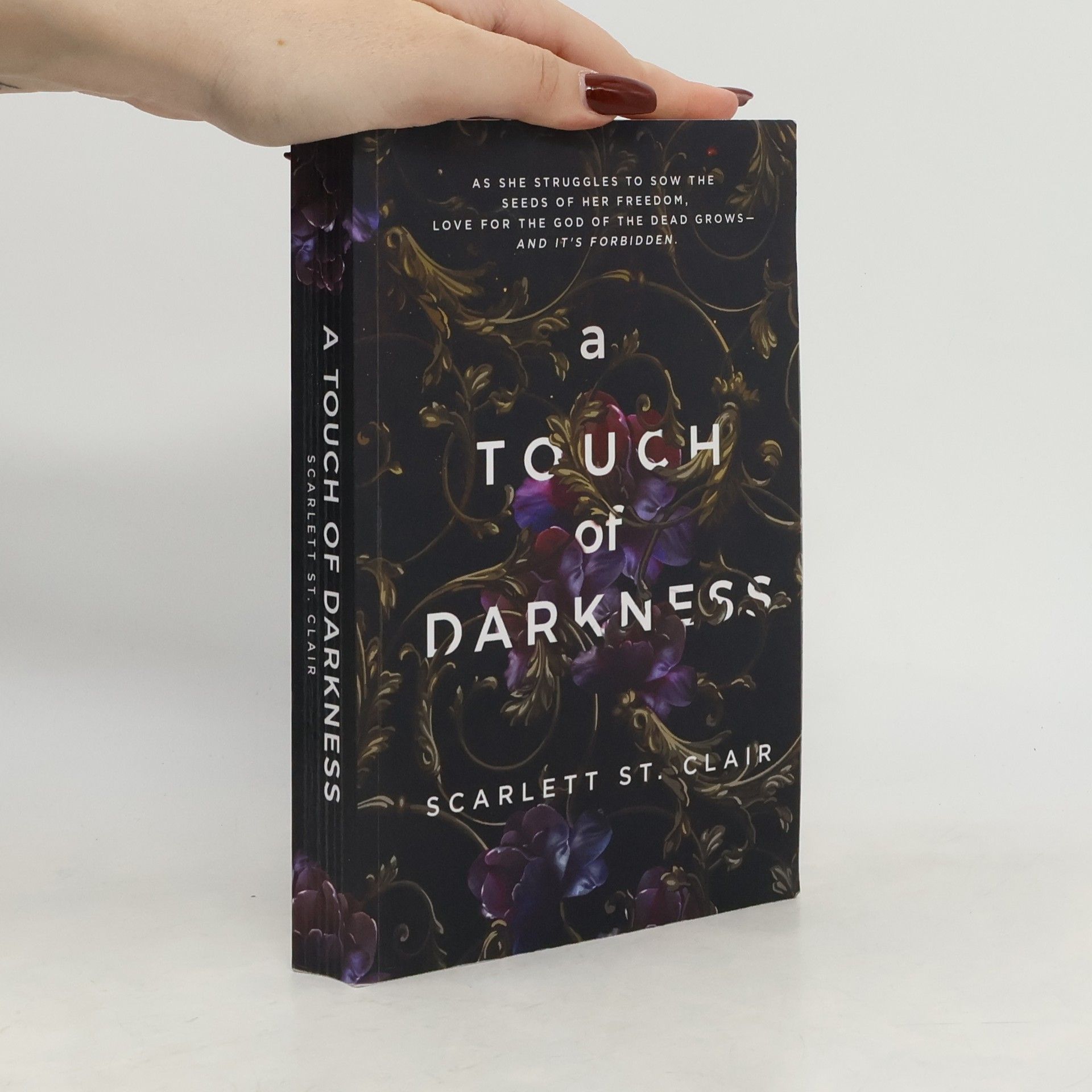 Scarlett St. Clair A Touch of Darkness