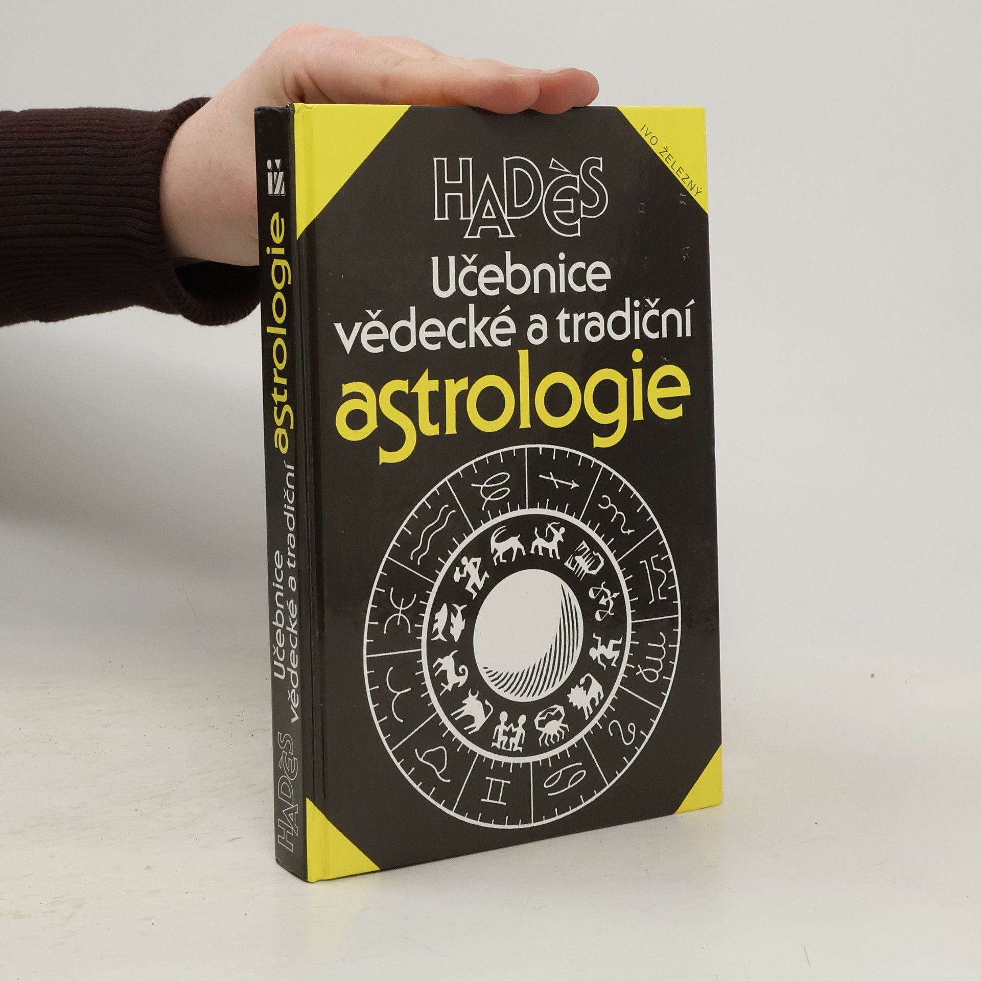 Učebnice vědecké a tradiční astrologie