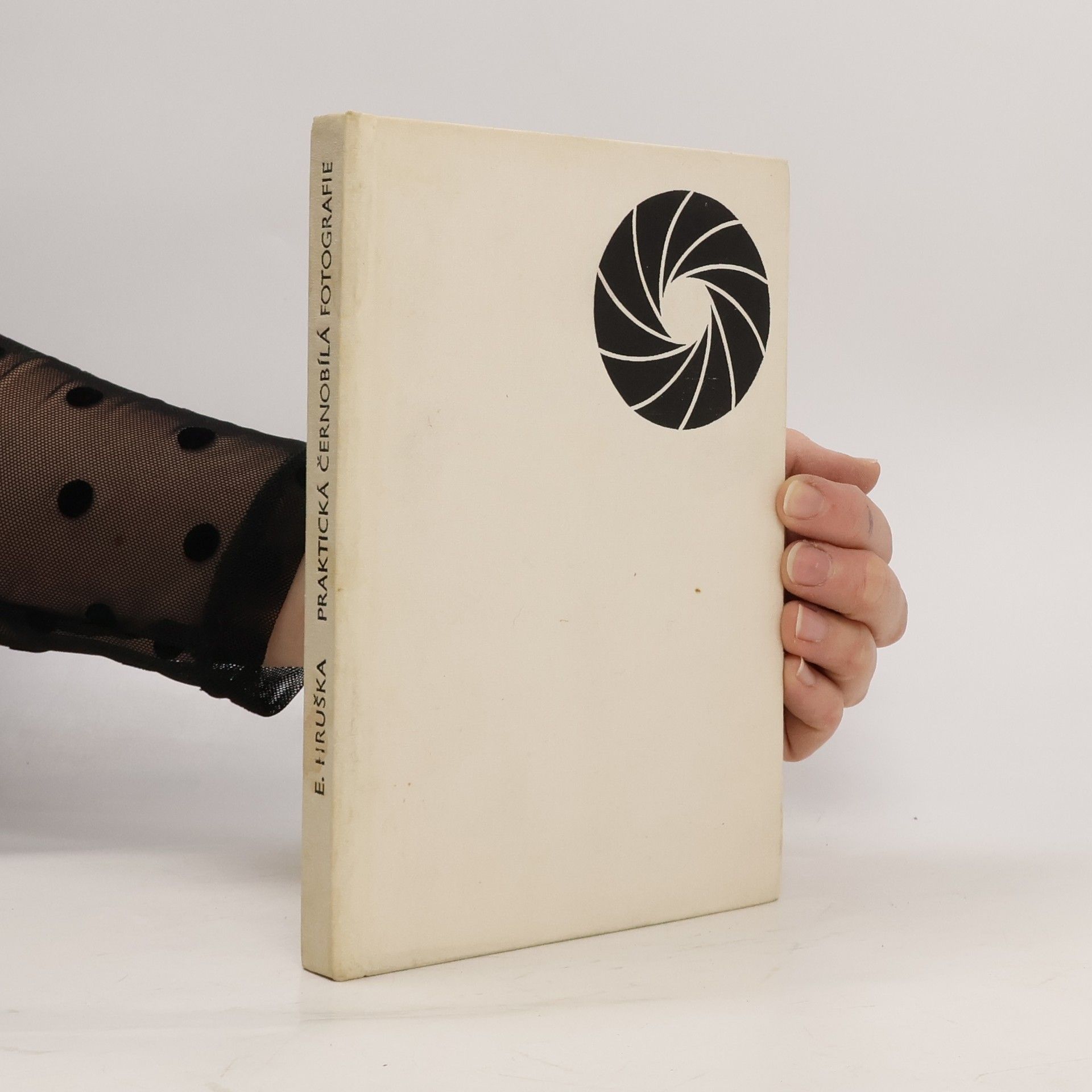 Praktická černobílá fotografie