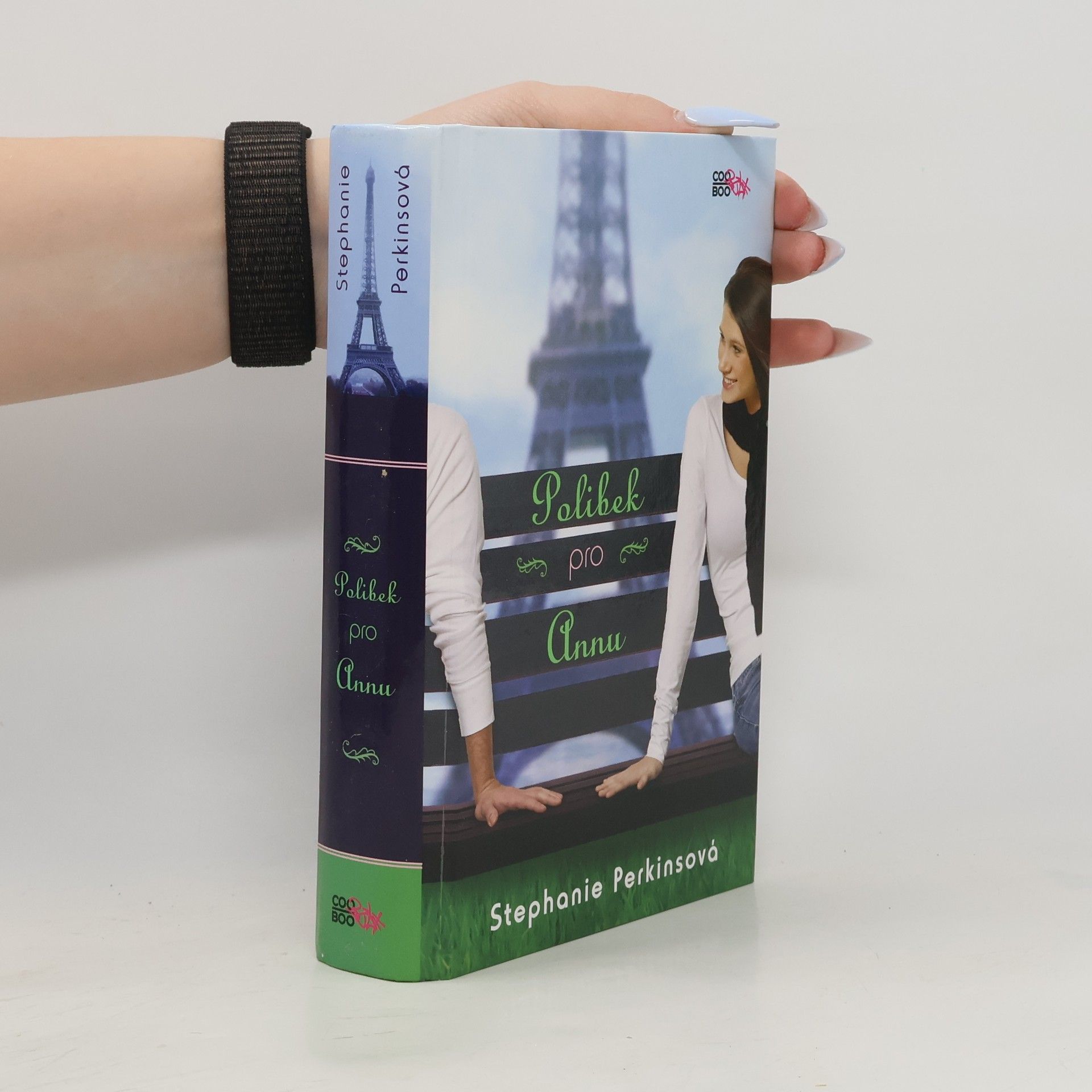 Stephanie Perkins Polibek pro Annu