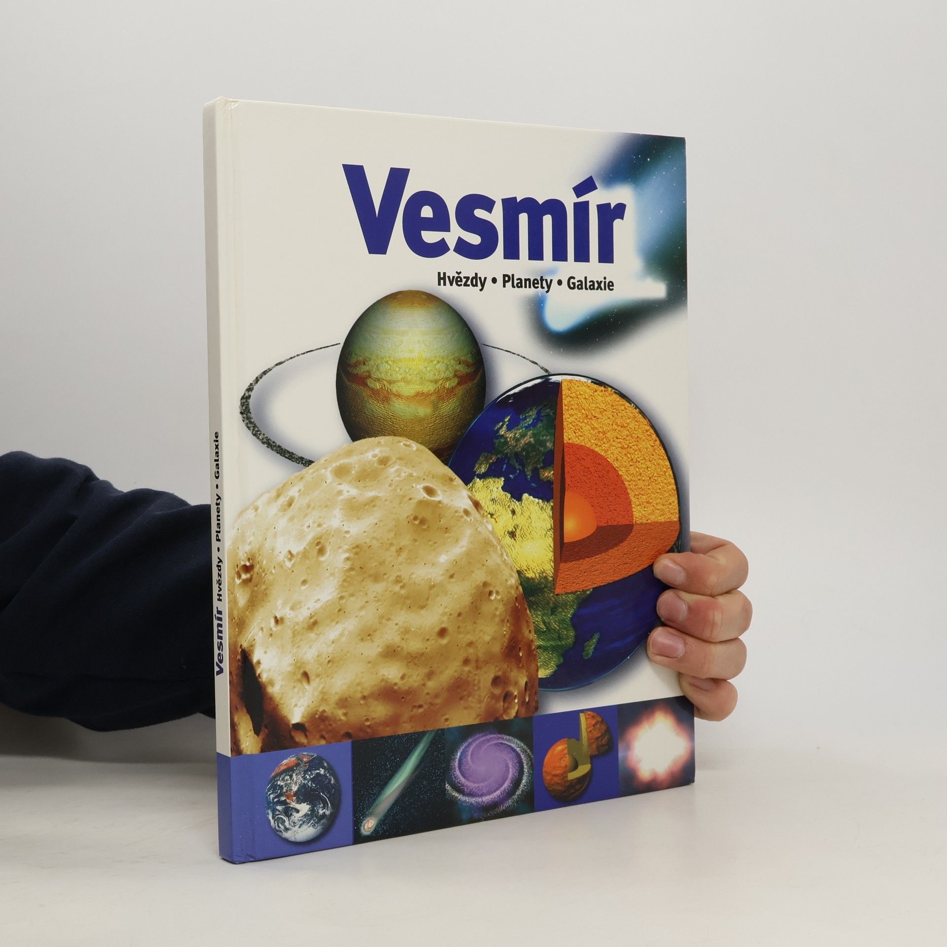 Kolektív autorov Vesmír