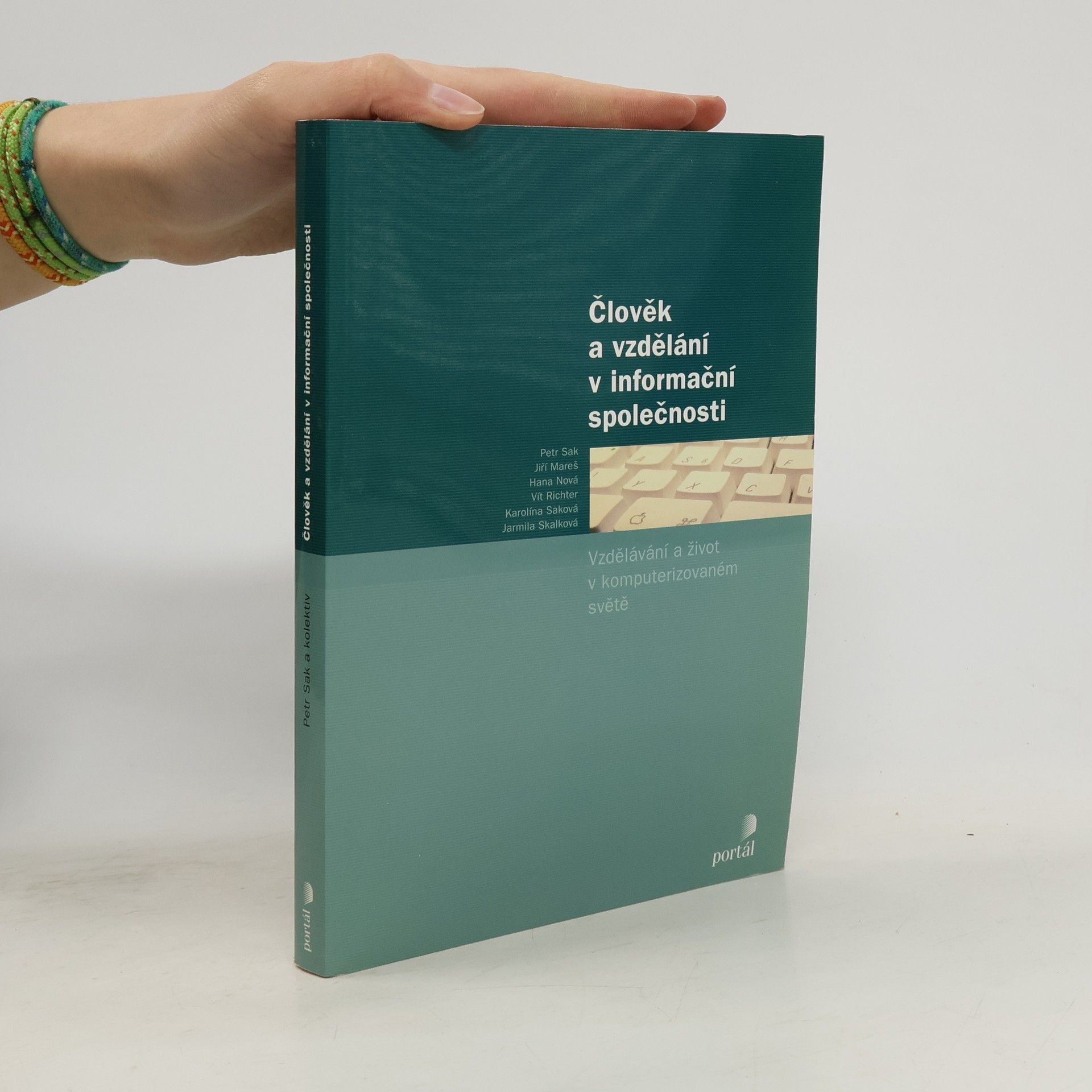 Auteurscollectief Člověk a vzdělání v informační společnosti