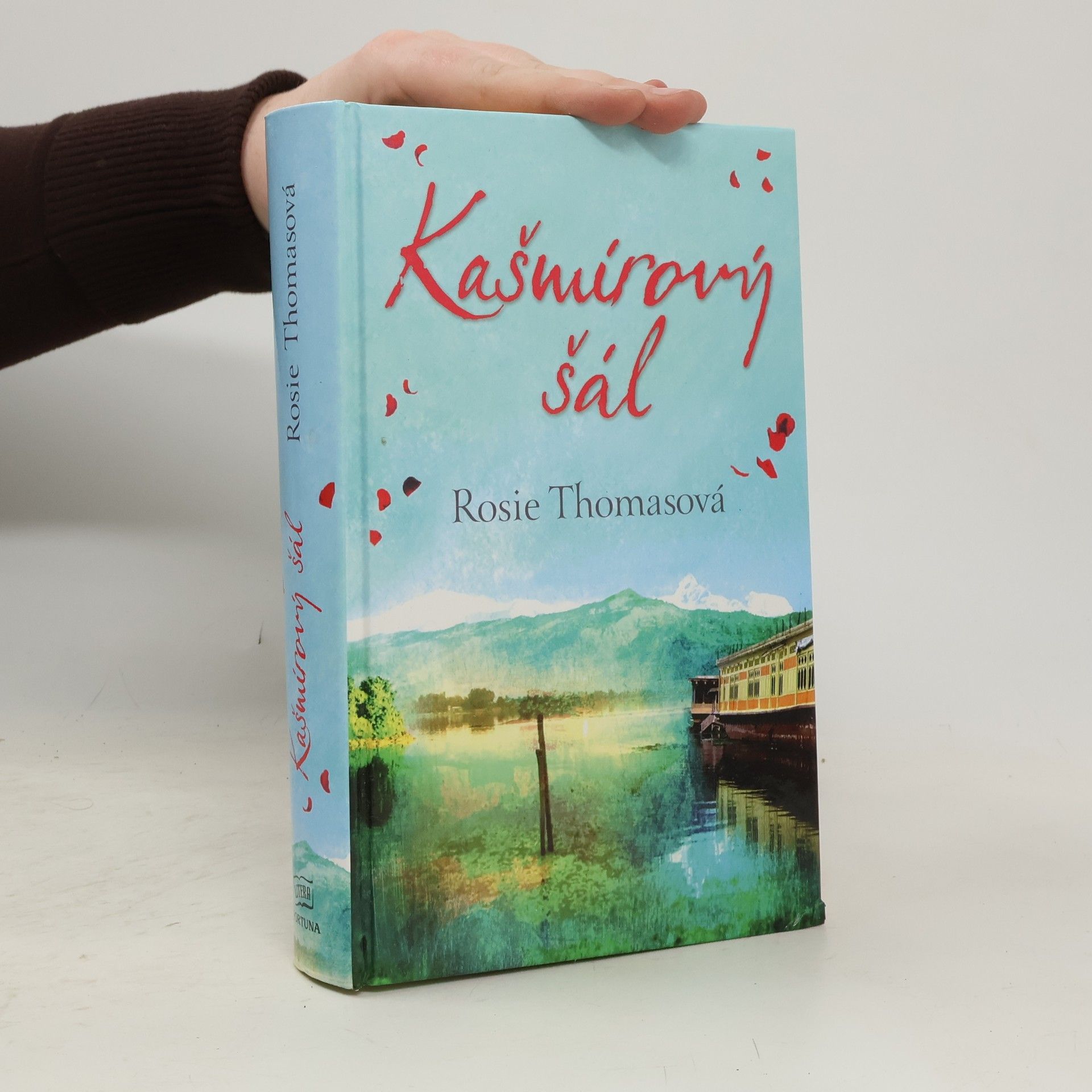 Rosie Thomas Kašmírový šál