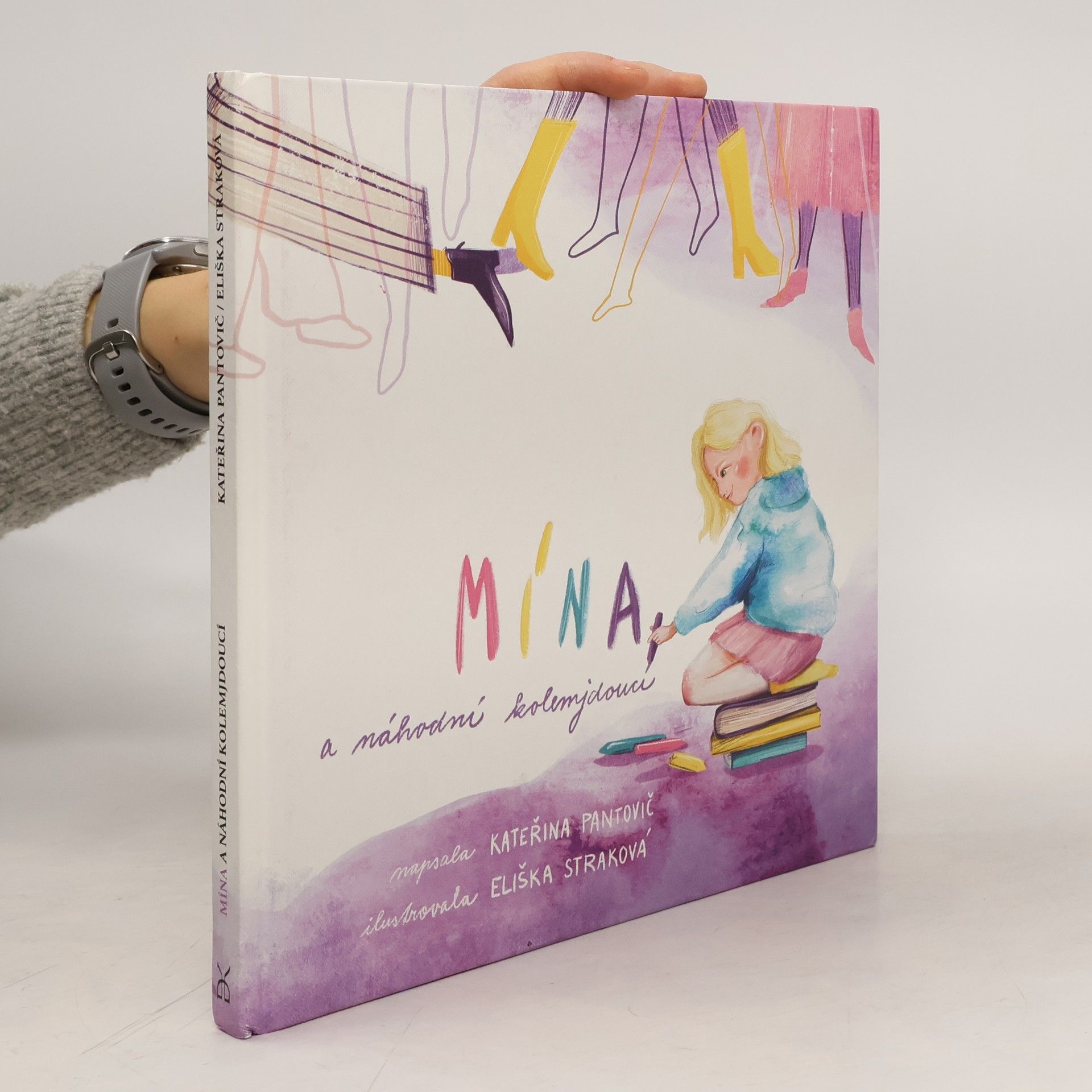 Mína a náhodní kolemjdoucí