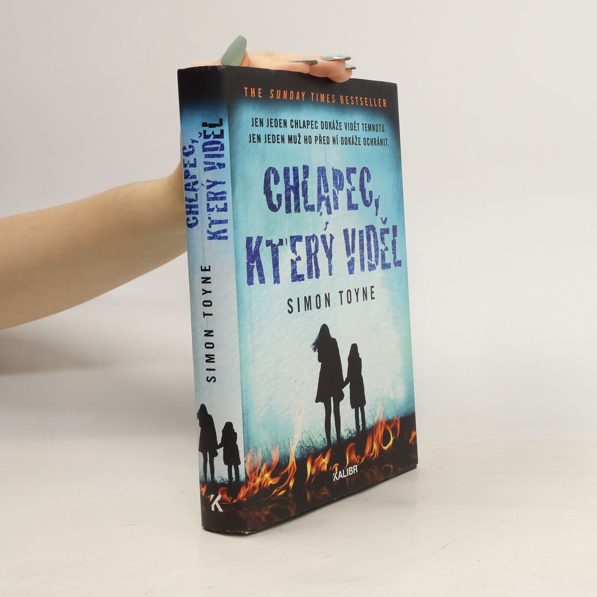 Simon Toyne Chlapec, který viděl