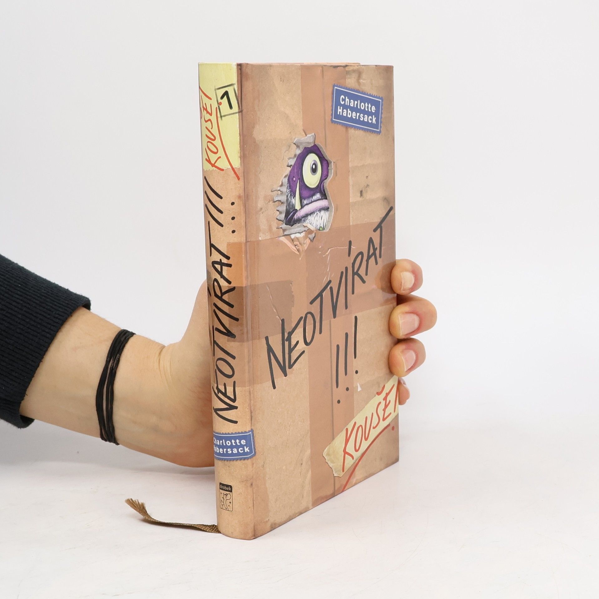 Neotvírat!!! Kouše!