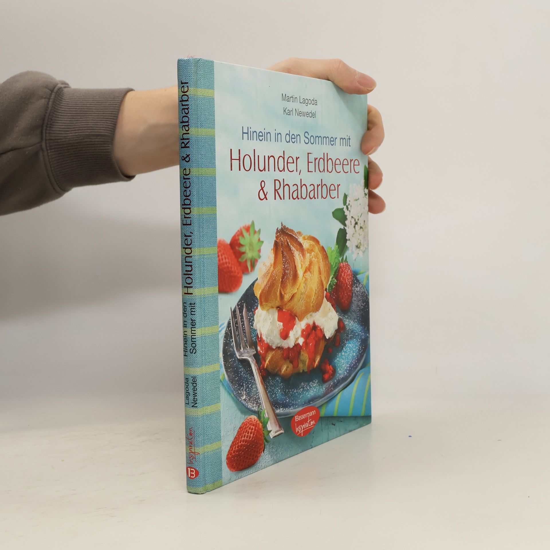 Hinein in den Sommer mit Holunder, Erdbeere & Rhabarber
