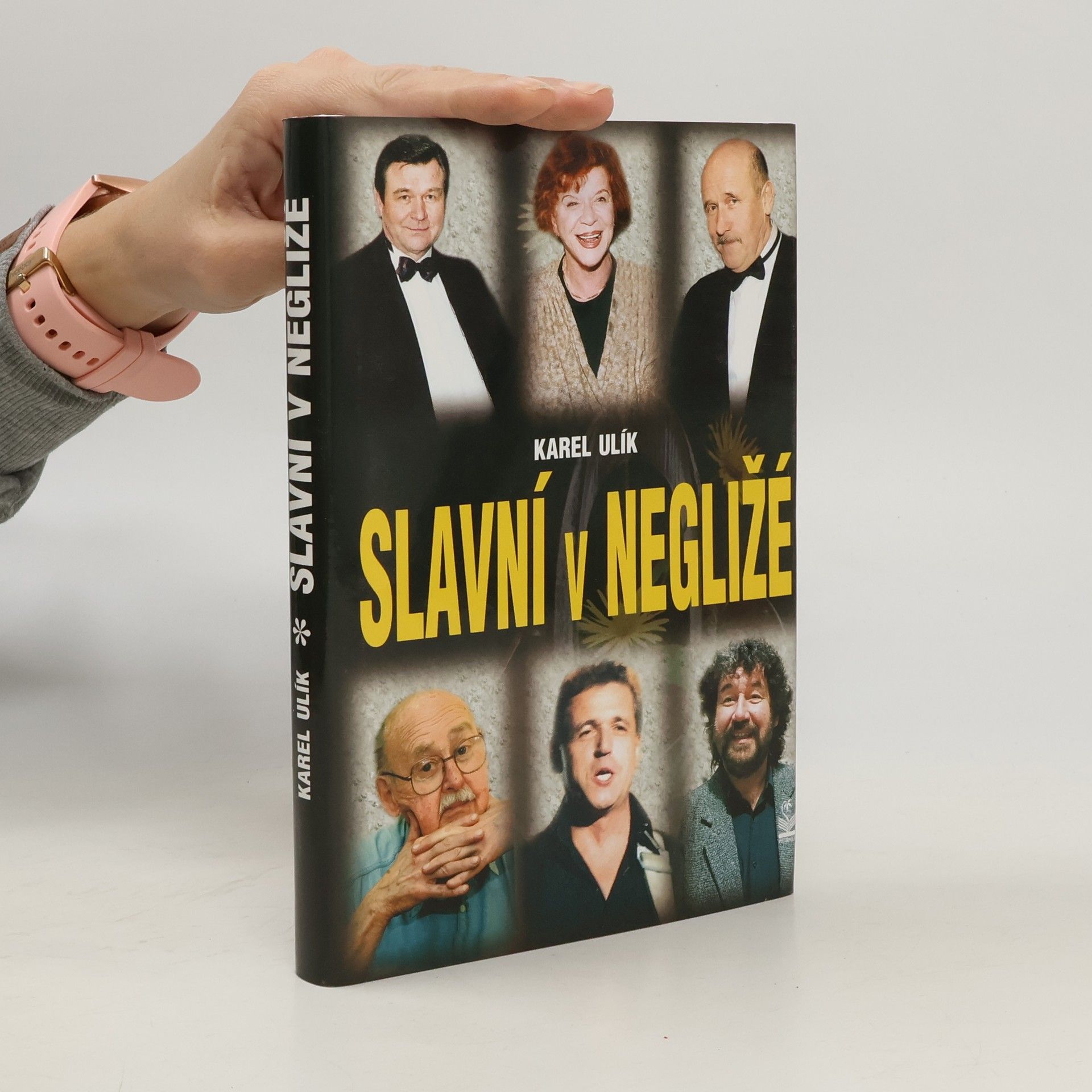 Slavní v negližé