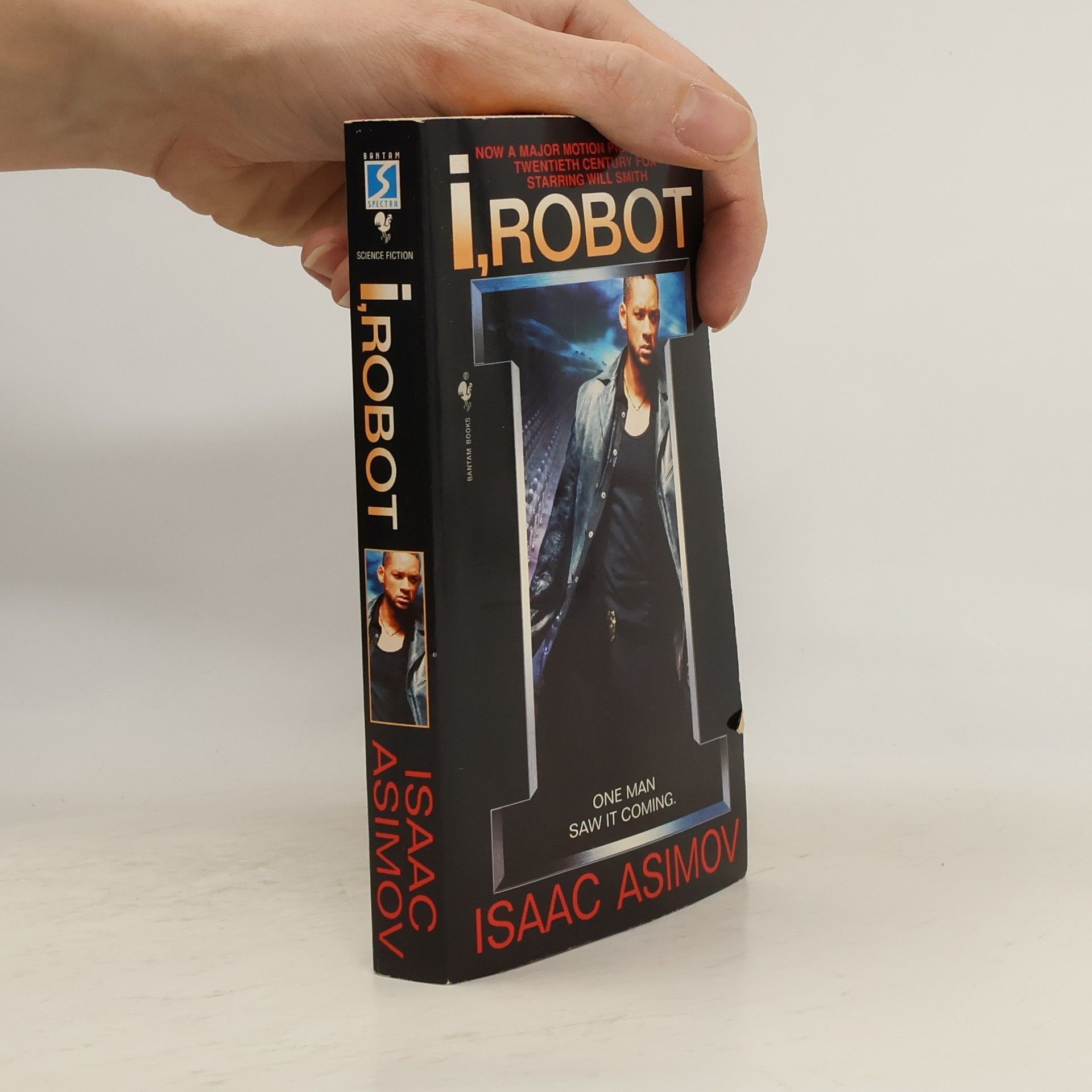 Isaac Asimov I, Robot