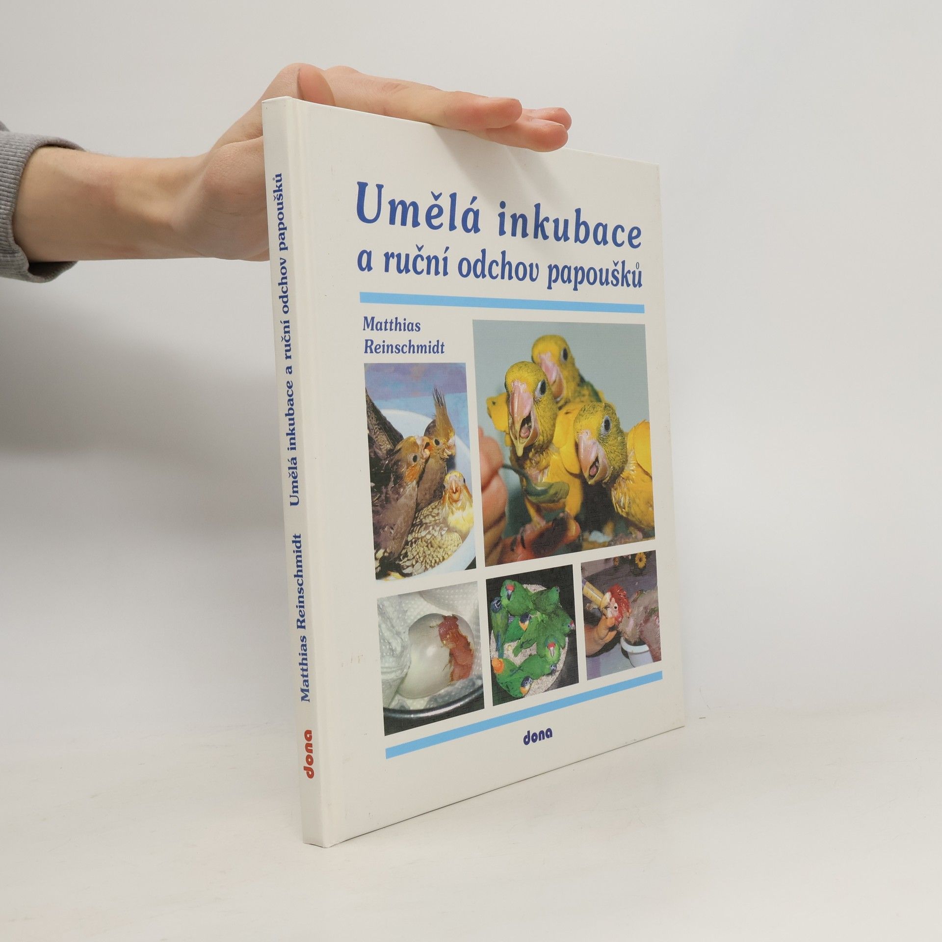 Umělá inkubace a ruční odchov papoušků