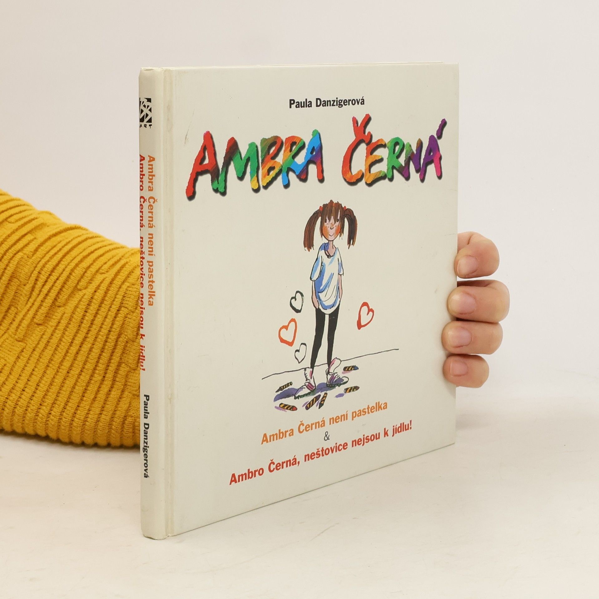 Ambra Černá. Ambra Černá není pastelka. Ambro Černá, neštovice nejsou k jídlu!