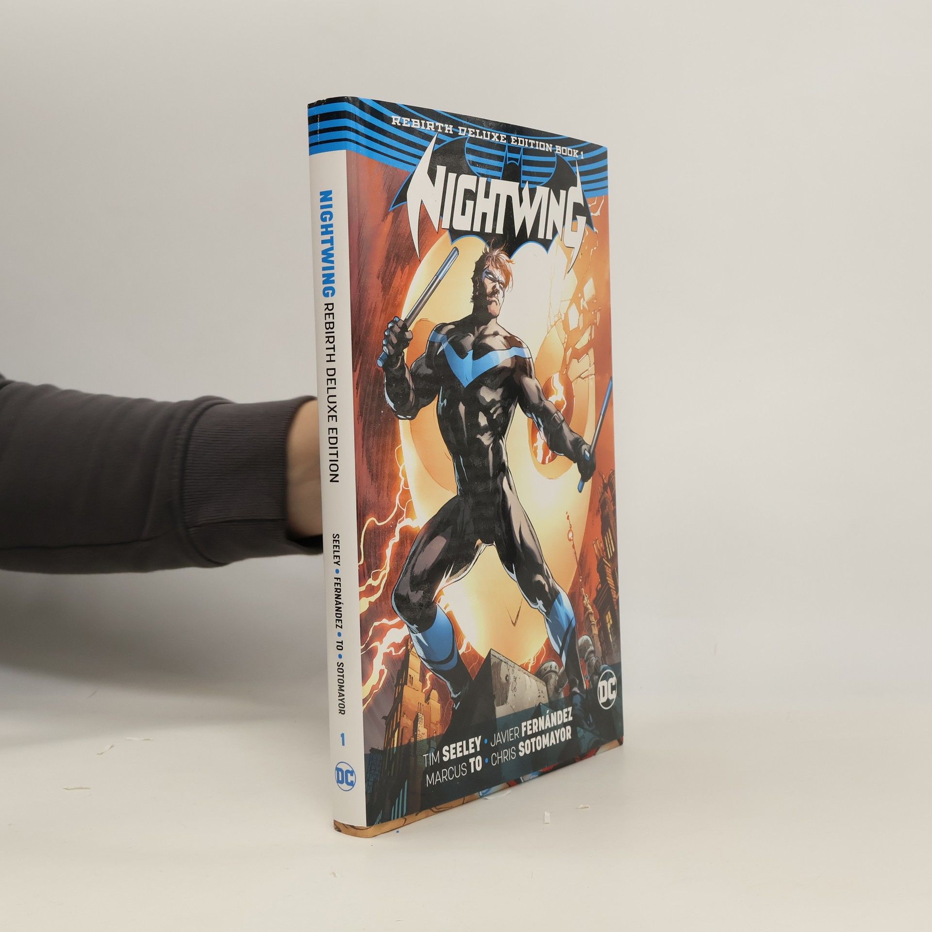 Nightwing: The Rebirth Deluxe Edition Book 1