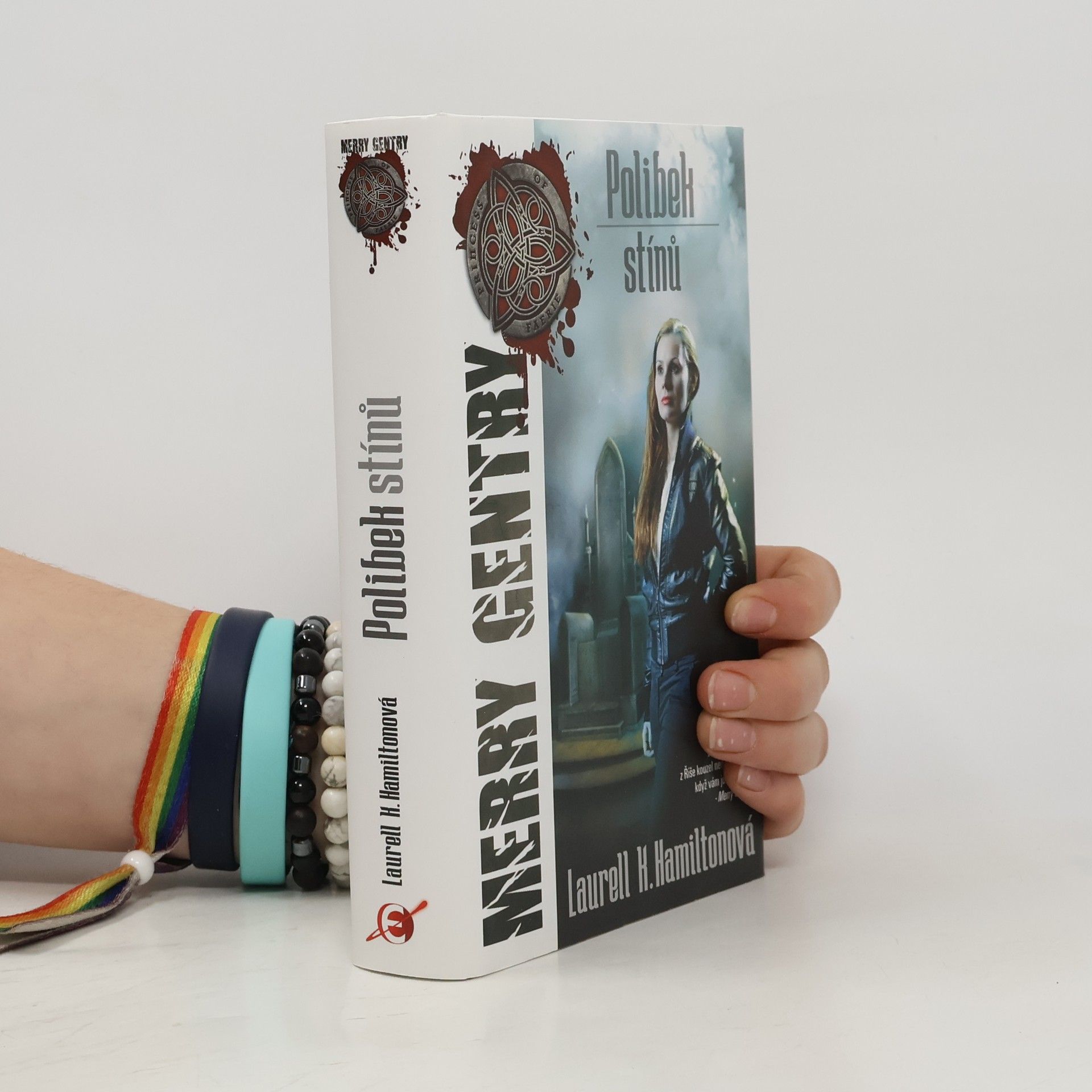 Laurell Kaye Hamilton Polibek stínů