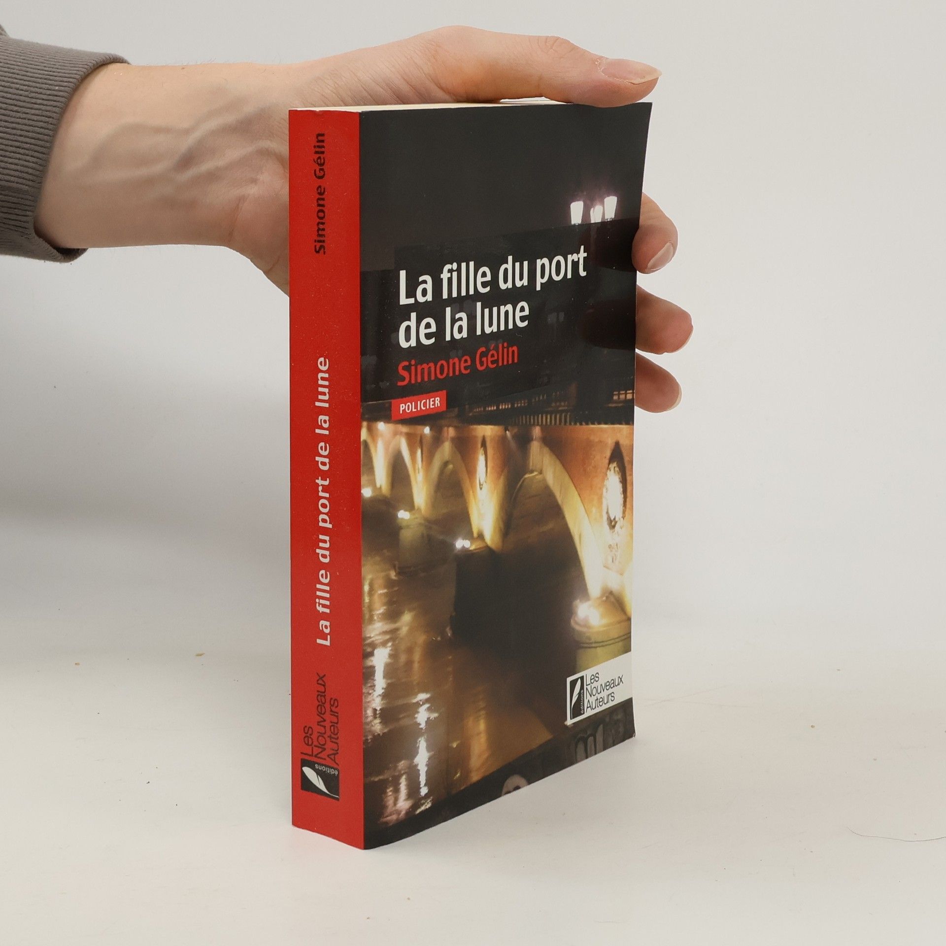 La fille du port de la lune