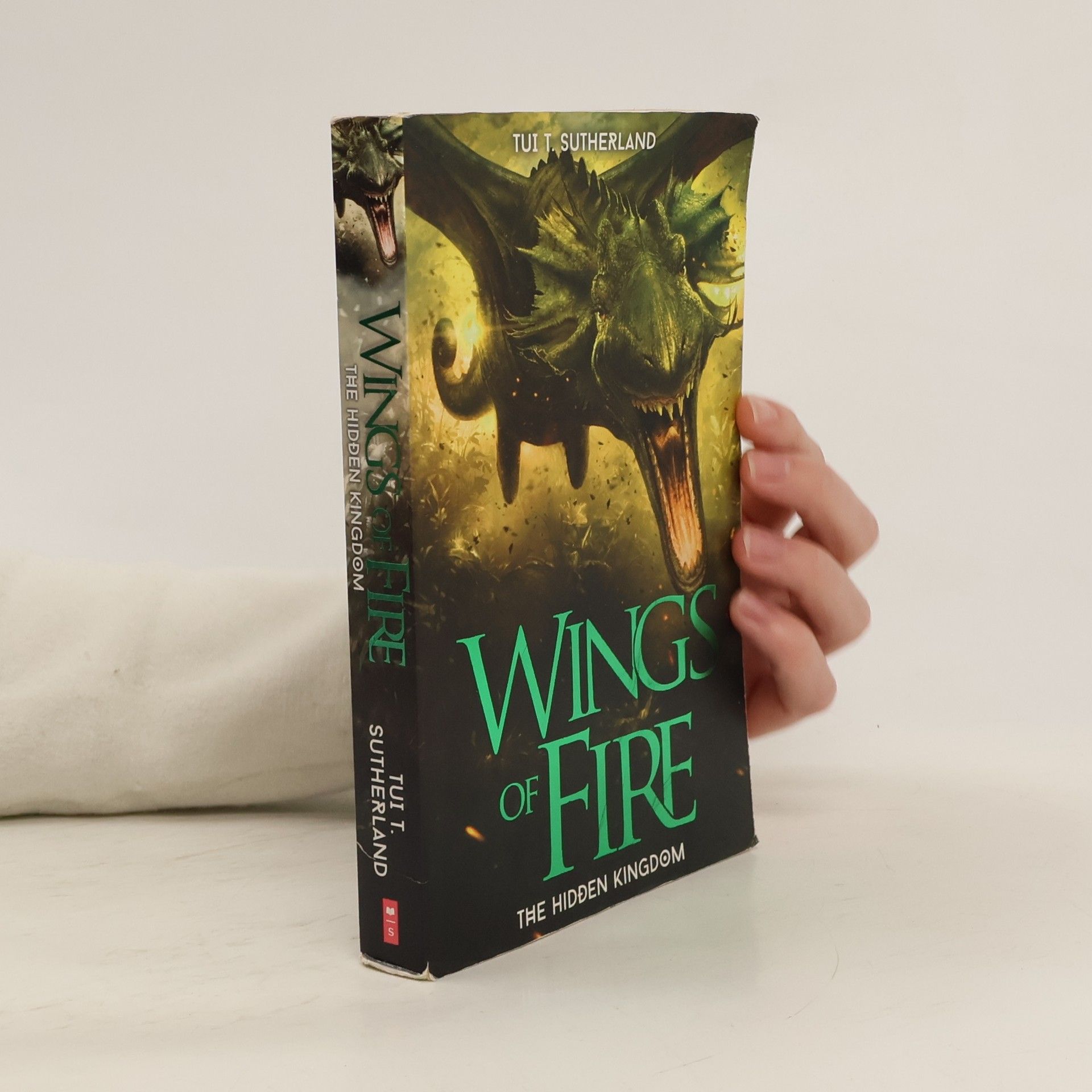 Tui T. Sutherland Wings of Fire - 3: The Hidden Kingdom