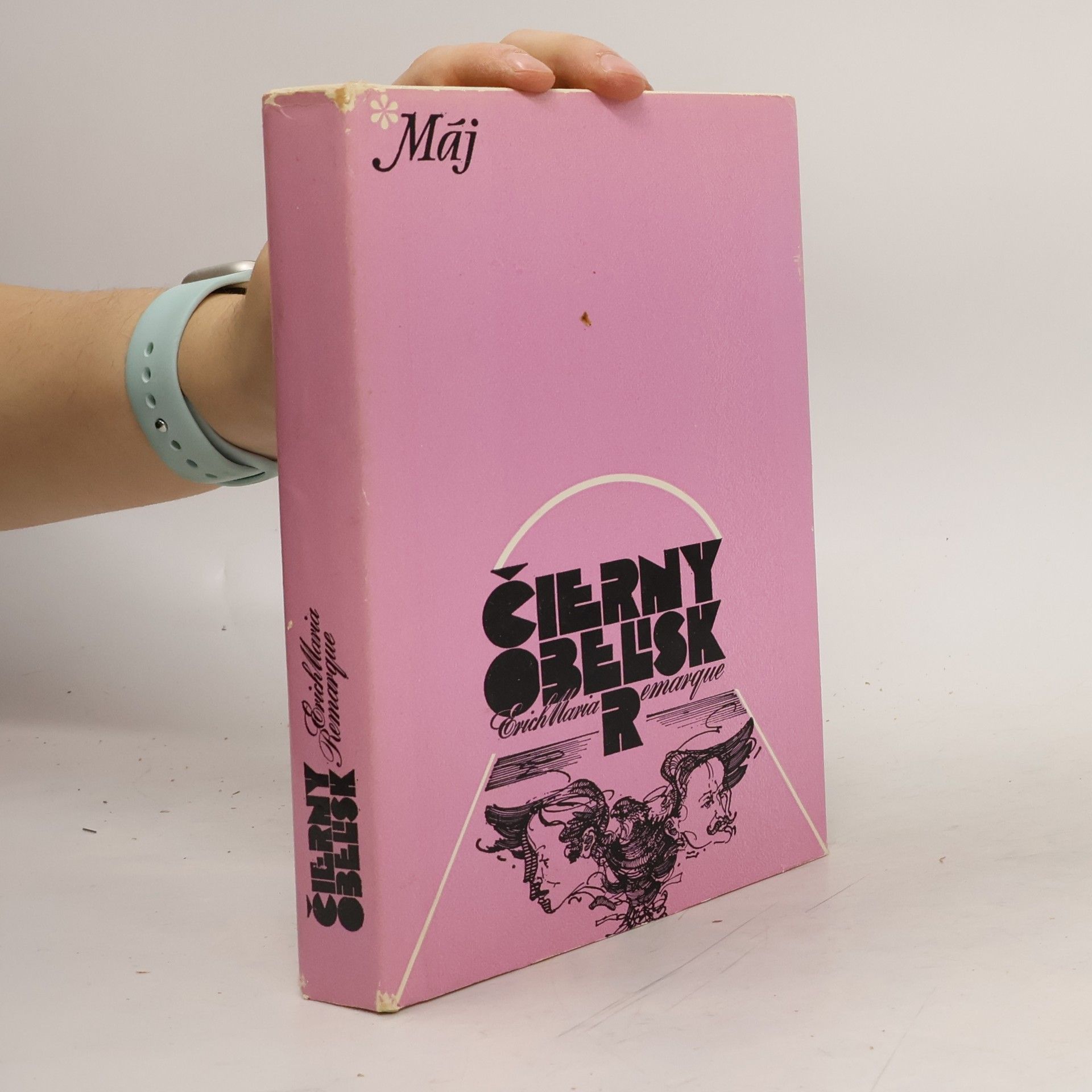 Erich Maria Remarque Čierny obelisk